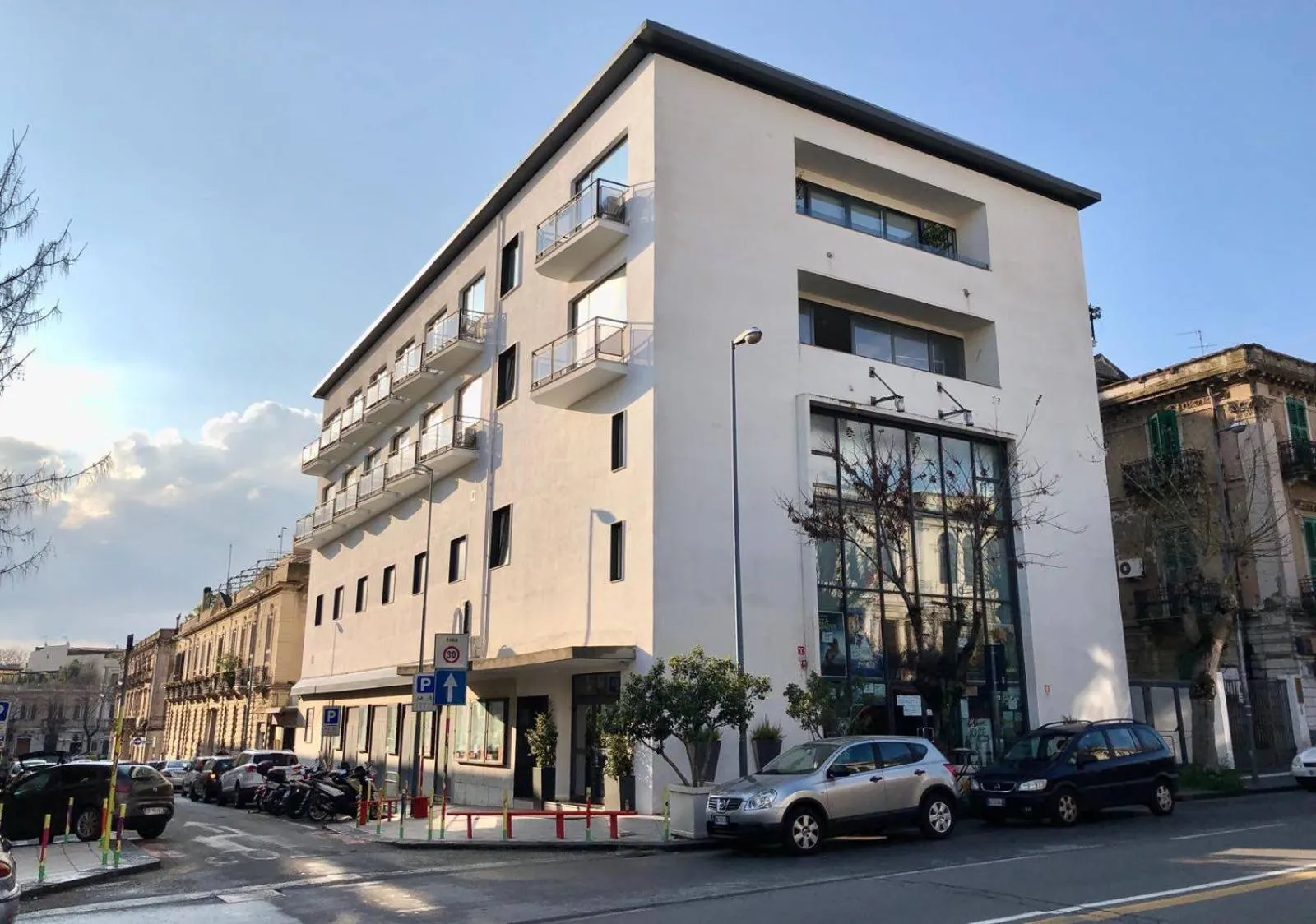 Property building in Hotel CineApollo - Ogni camera un film!