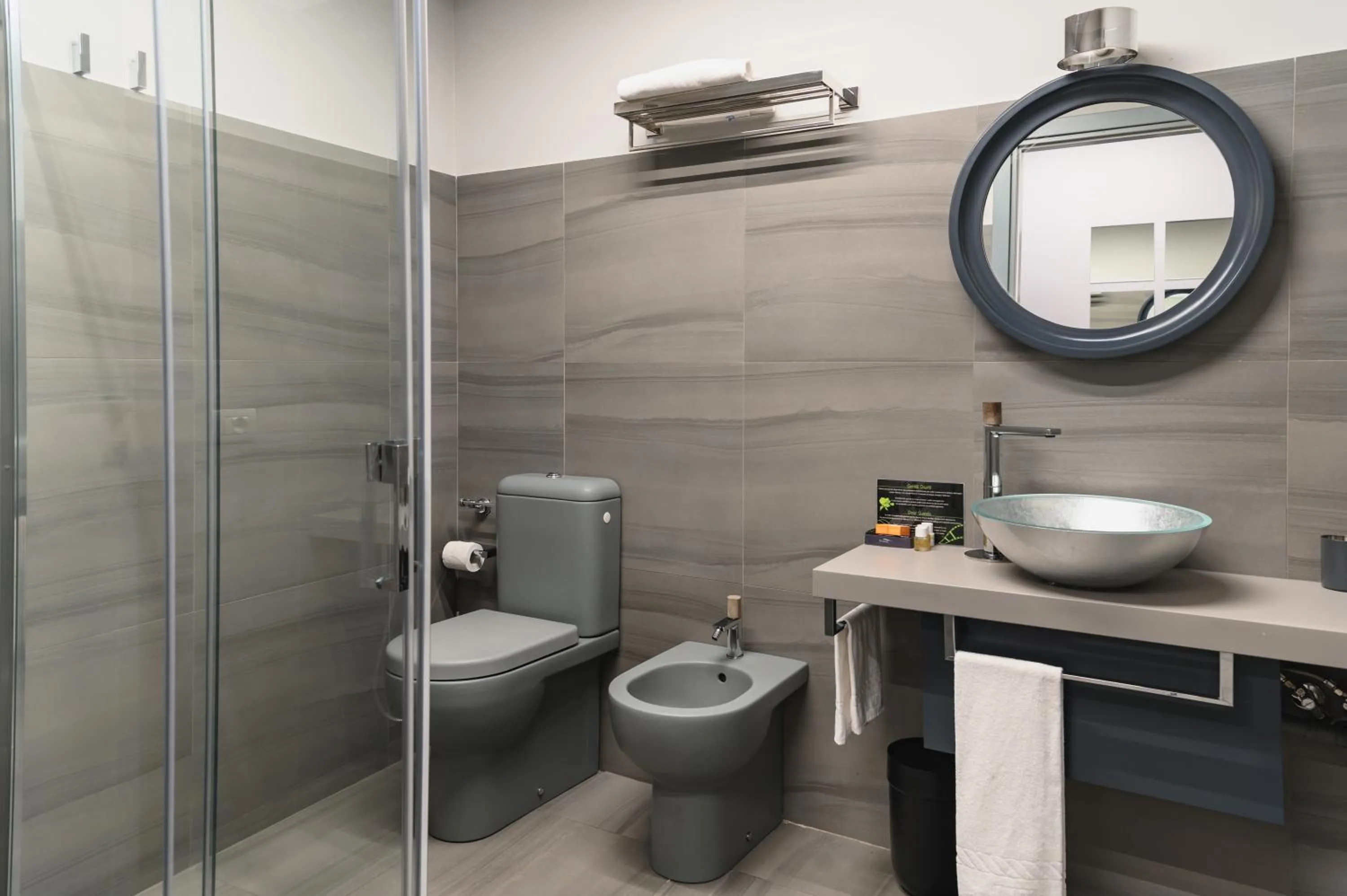 Bathroom in Hotel CineApollo - Ogni camera un film!