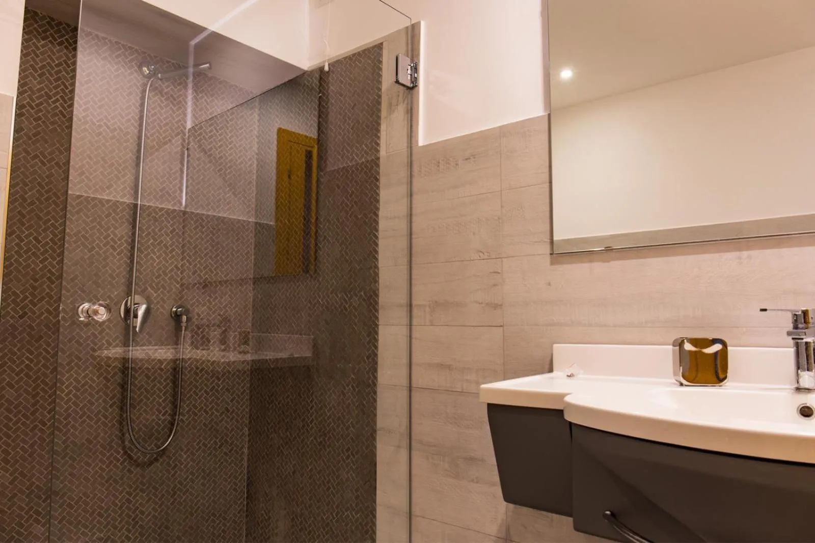 Bathroom in Hotel CineApollo - Ogni camera un film!