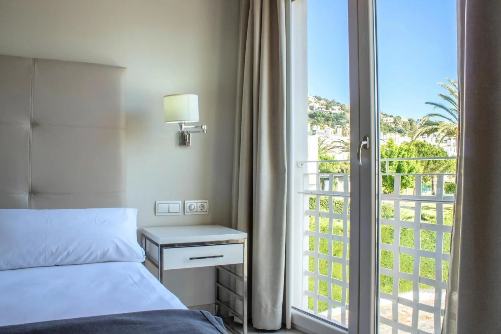 Bed in Hotel Atlántico