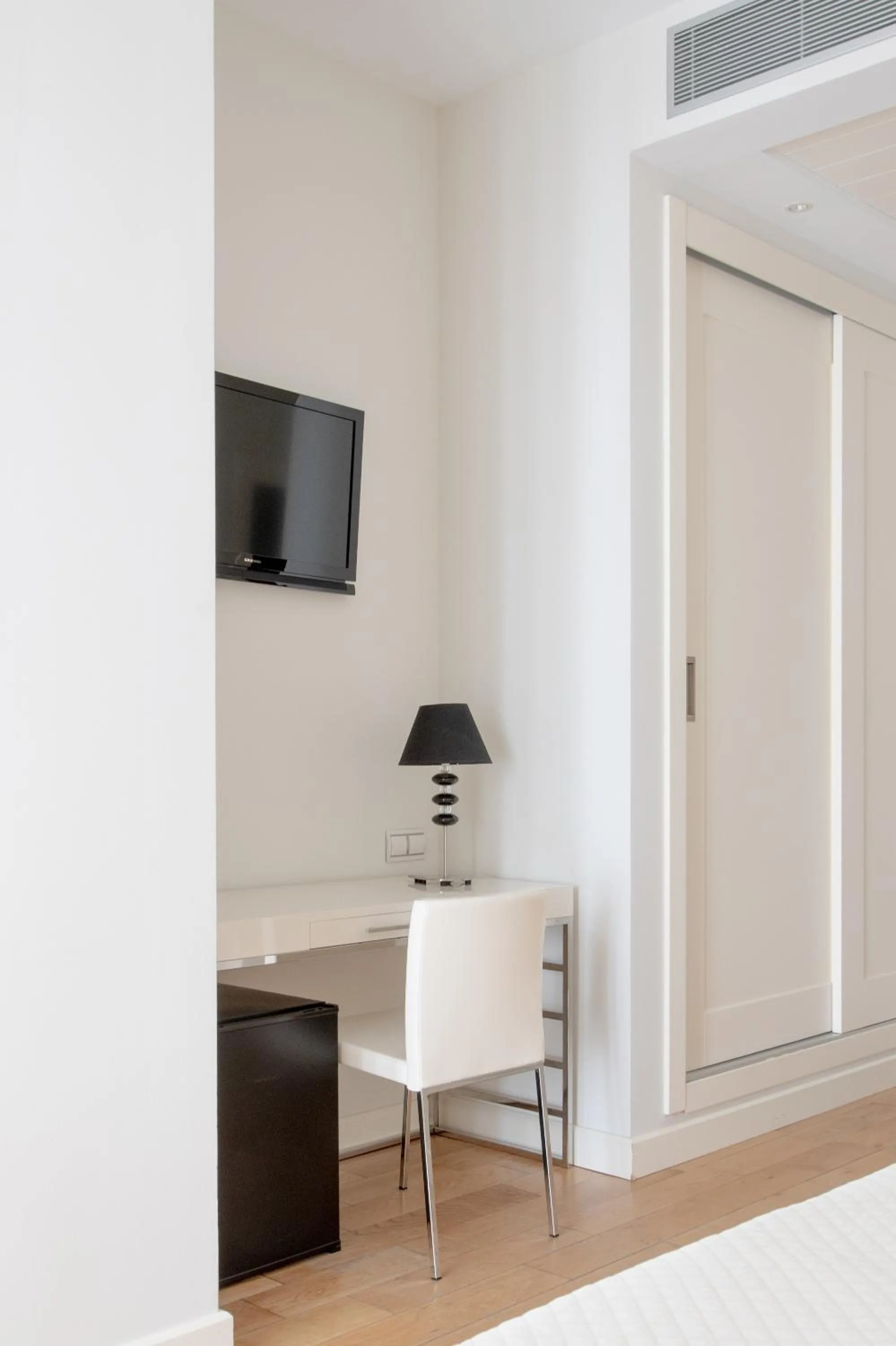 TV and multimedia in Hotel Atlántico