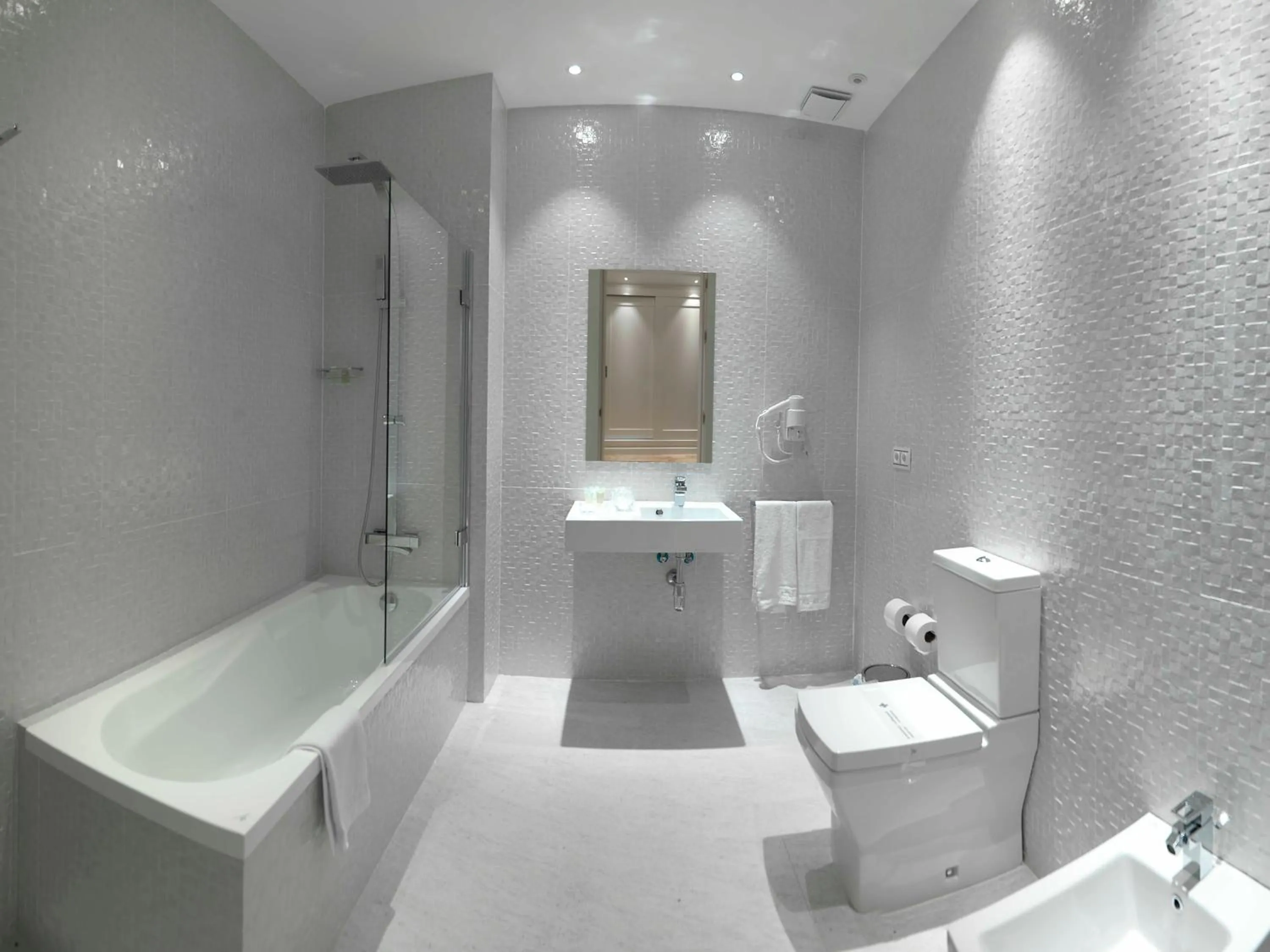 Bathroom in Hotel Atlántico