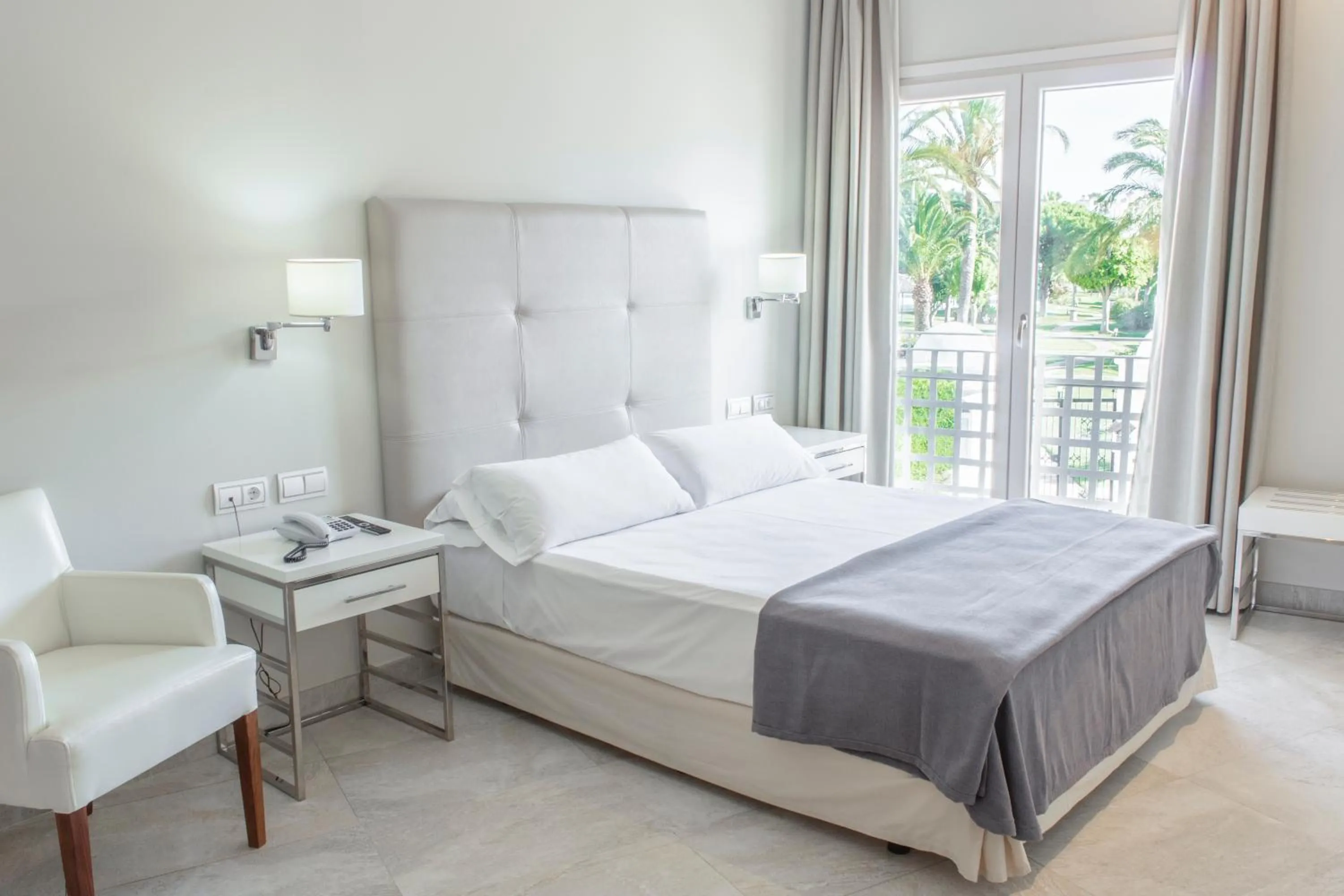 Bedroom, Bed in Hotel Atlántico