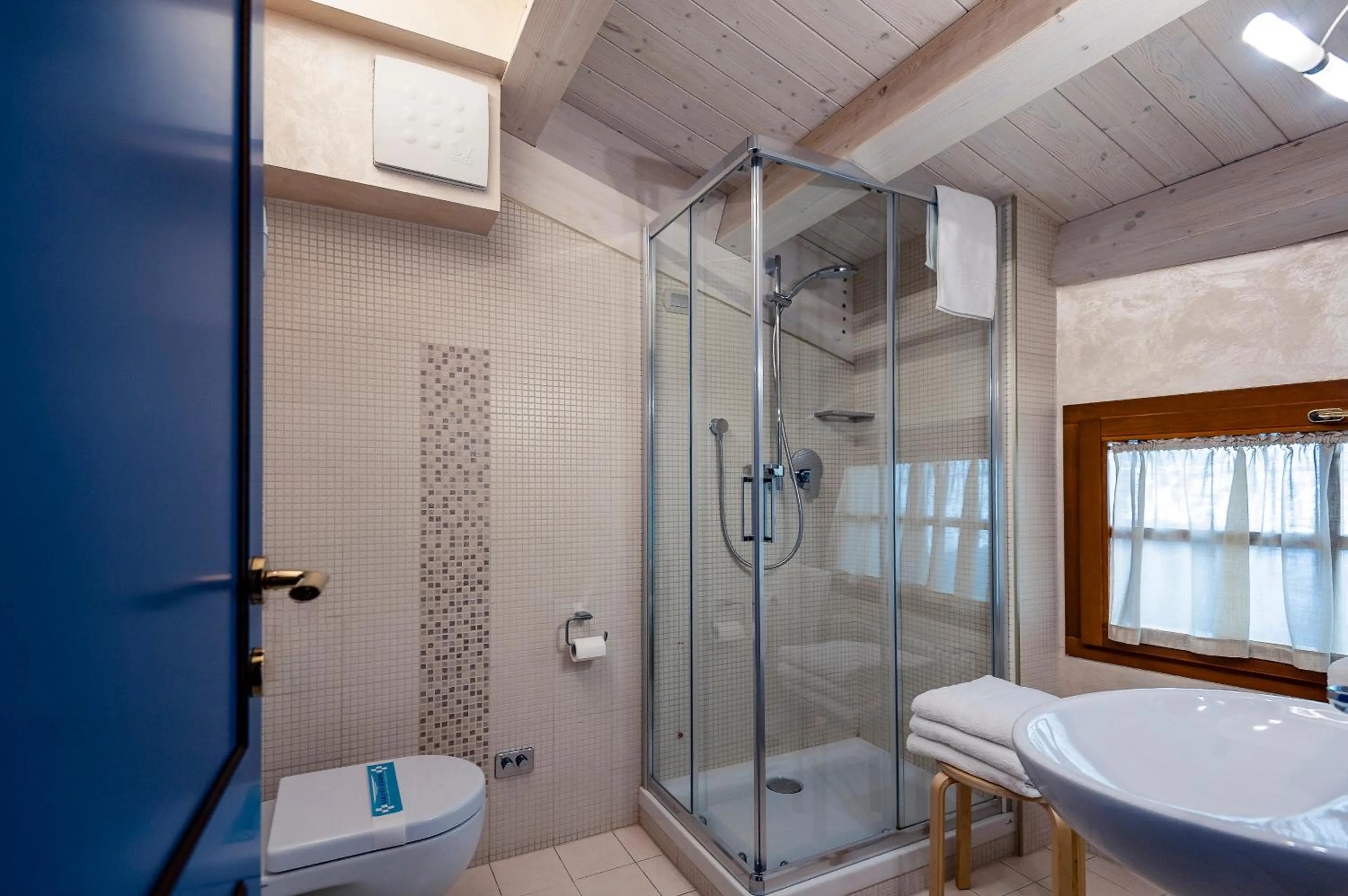 Bathroom in La Grotta Hotel