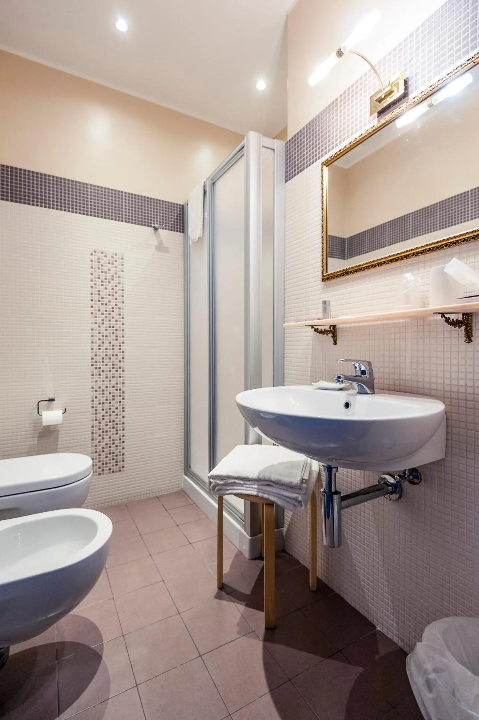 Shower in La Grotta Hotel