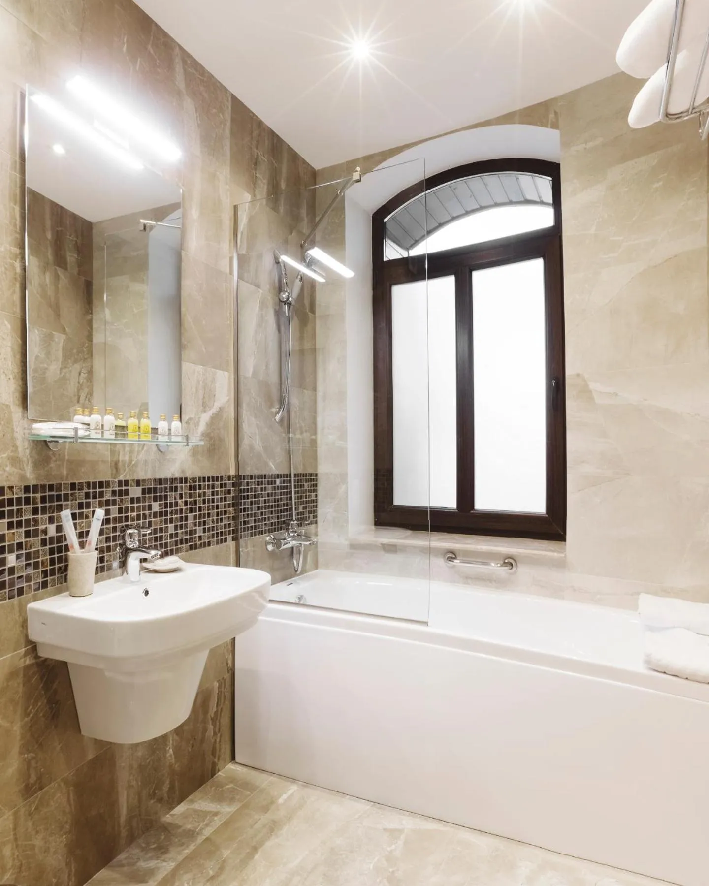 Shower in Roxen Hotel&Spa