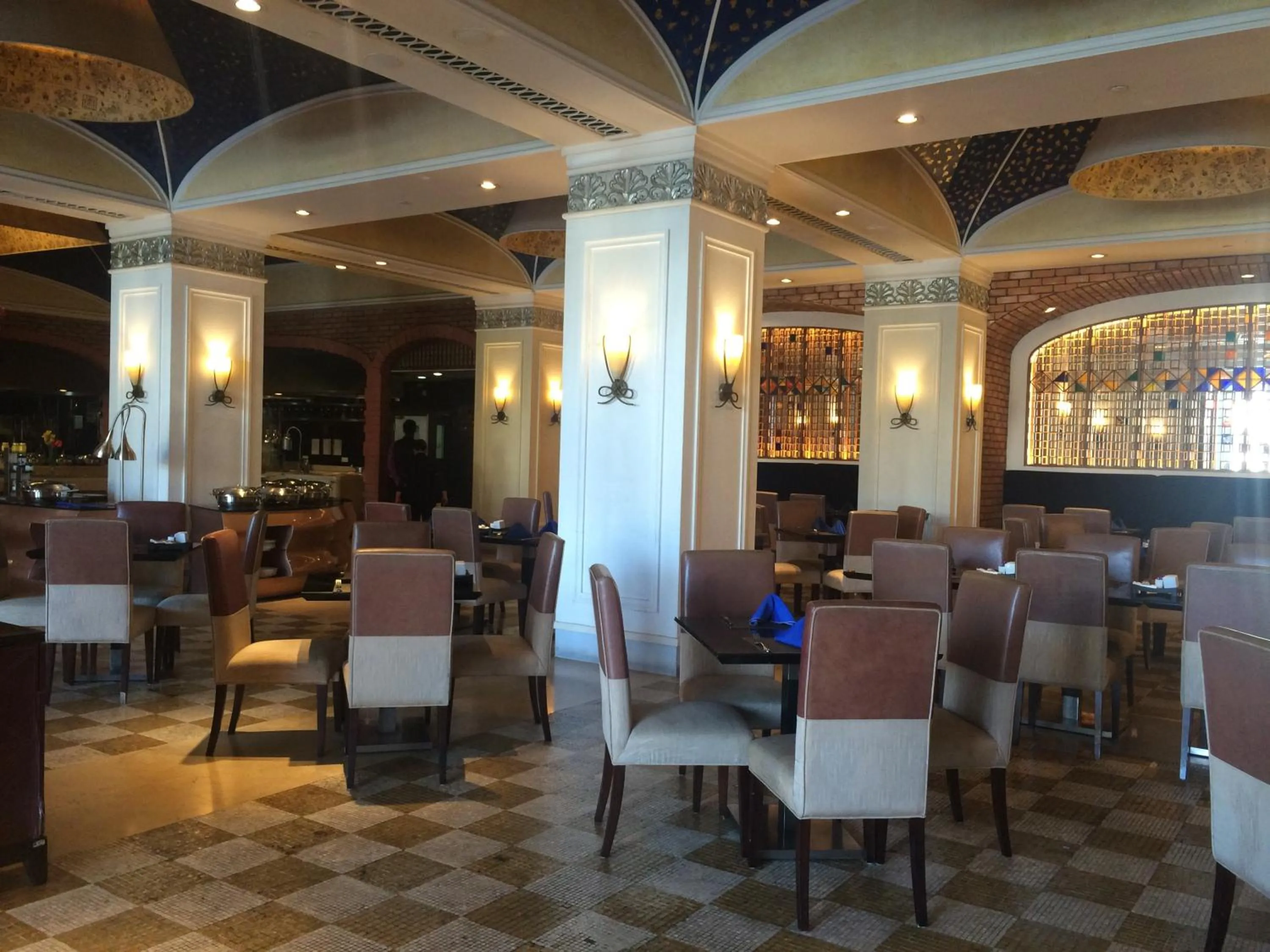 Restaurant/Places to Eat in The Interlaken OCT Hotel