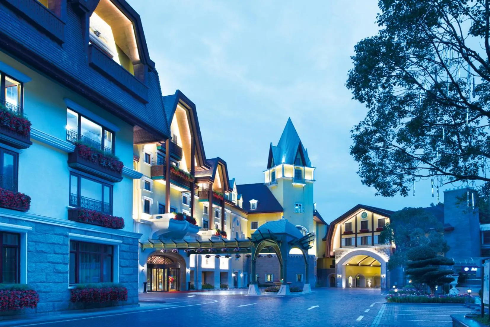 Property Building in The Interlaken OCT Hotel