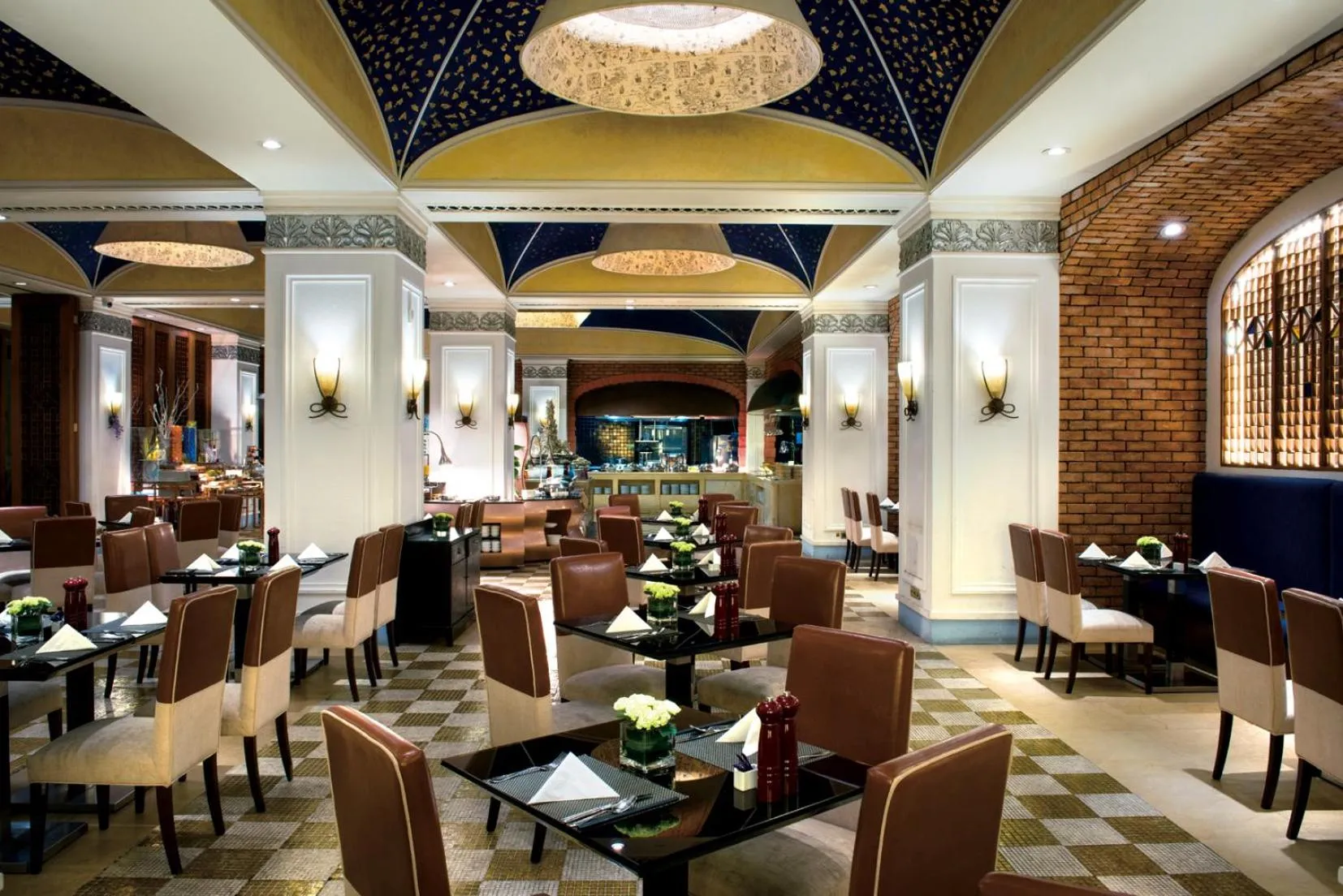 Restaurant/Places to Eat in The Interlaken OCT Hotel