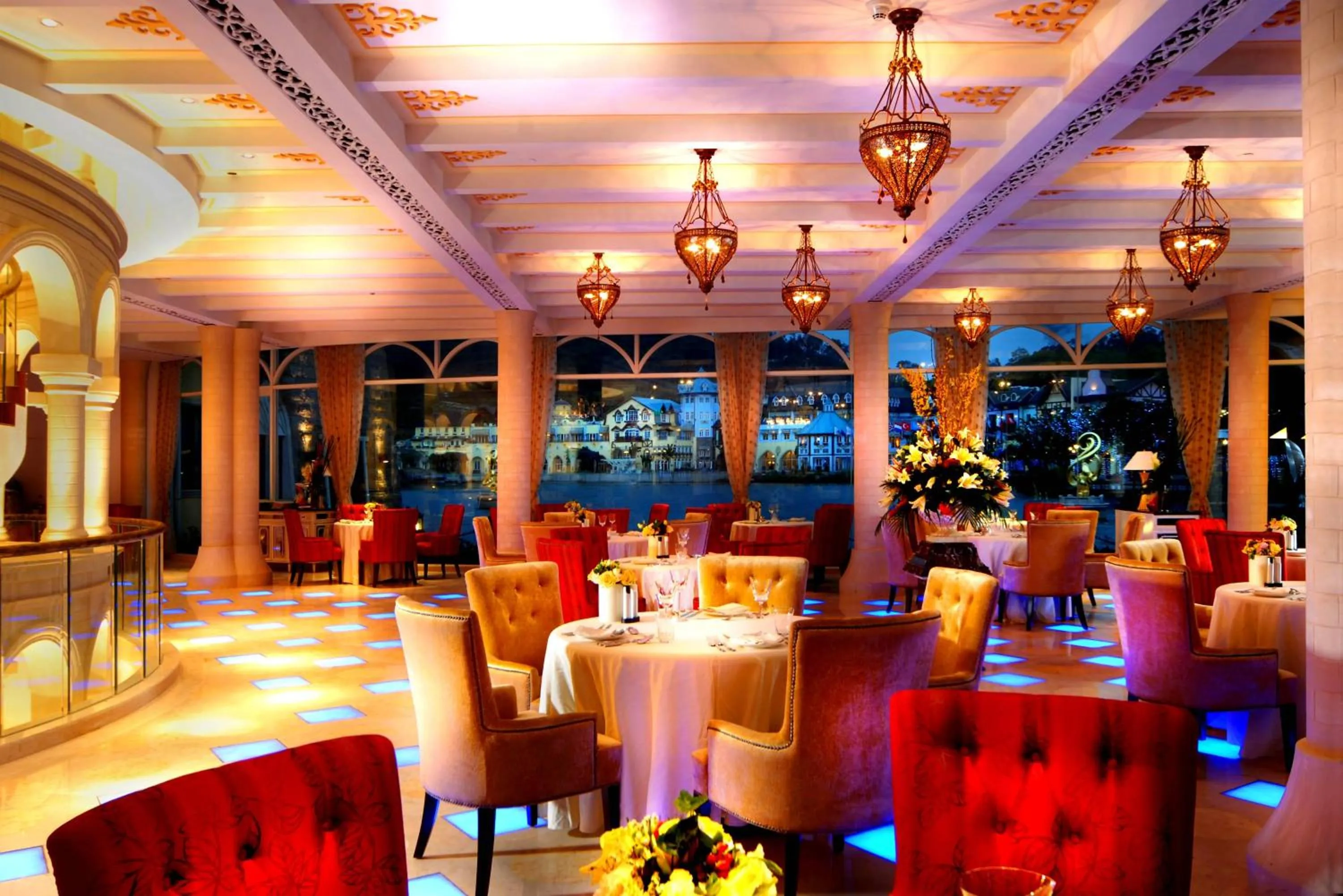 Restaurant/Places to Eat in The Interlaken OCT Hotel