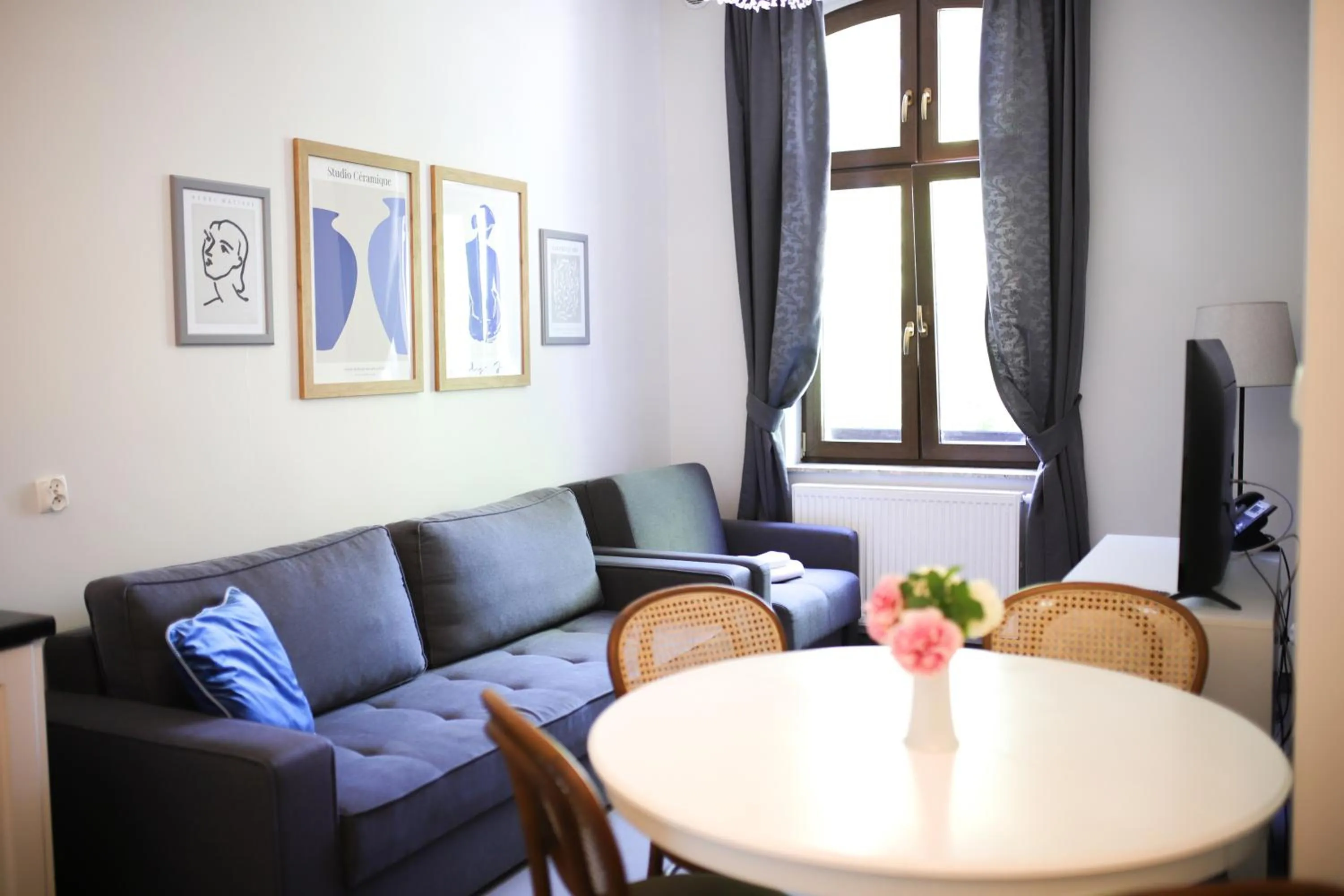 Photo of the whole room in Willa Puck