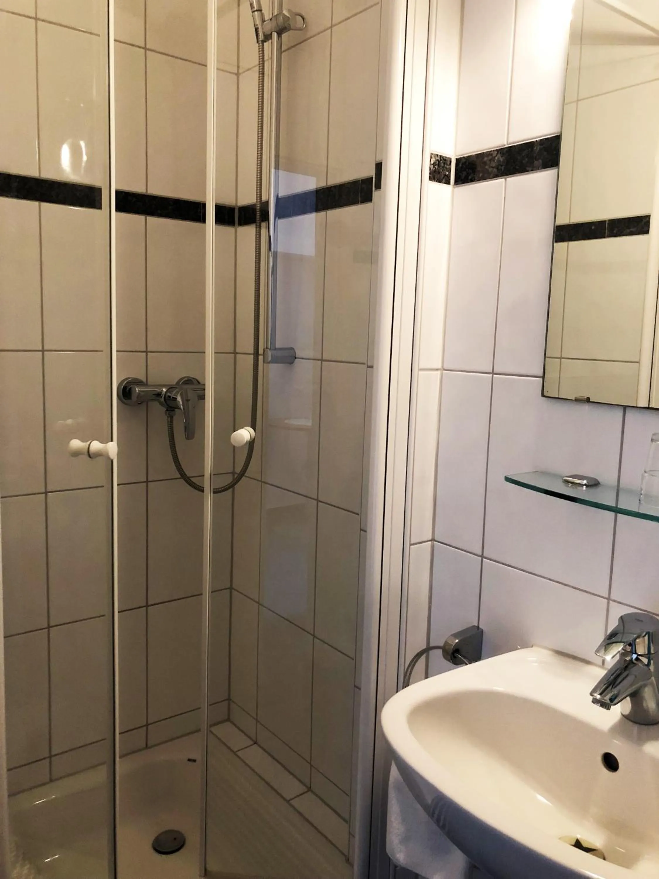 Shower in SVG Hotel Diversi