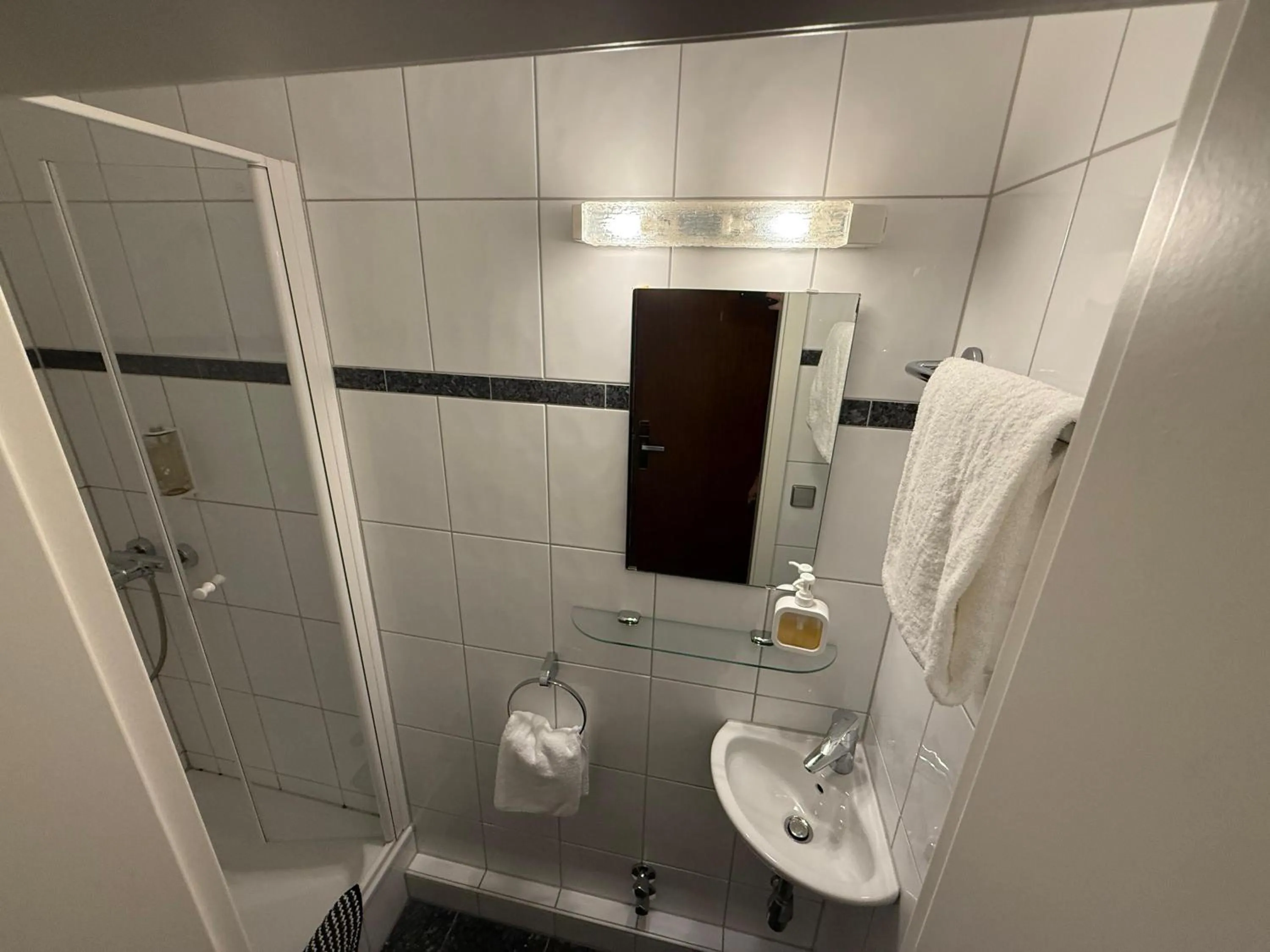 Shower in SVG Hotel Diversi