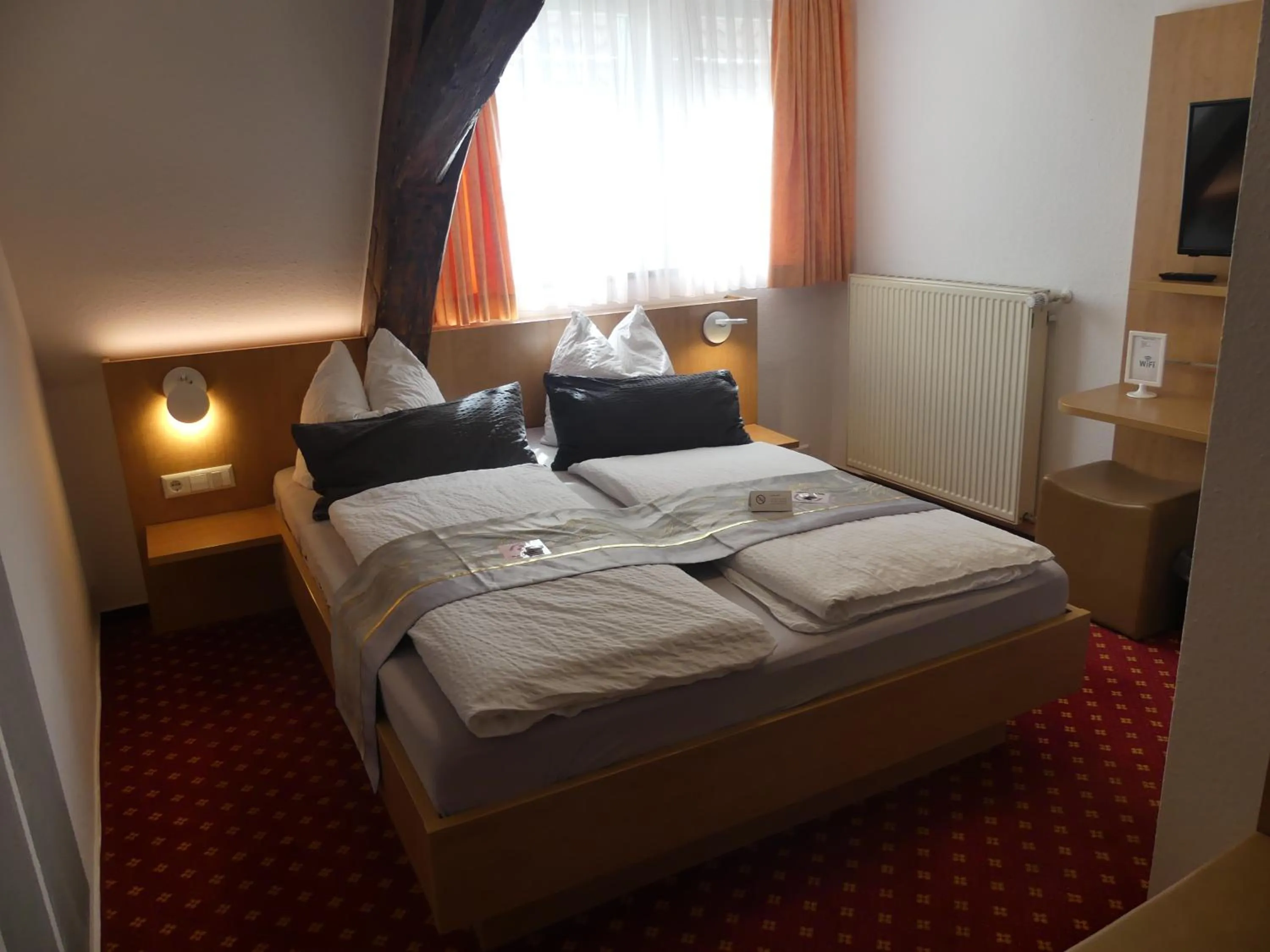 Bed in Hotel Traube