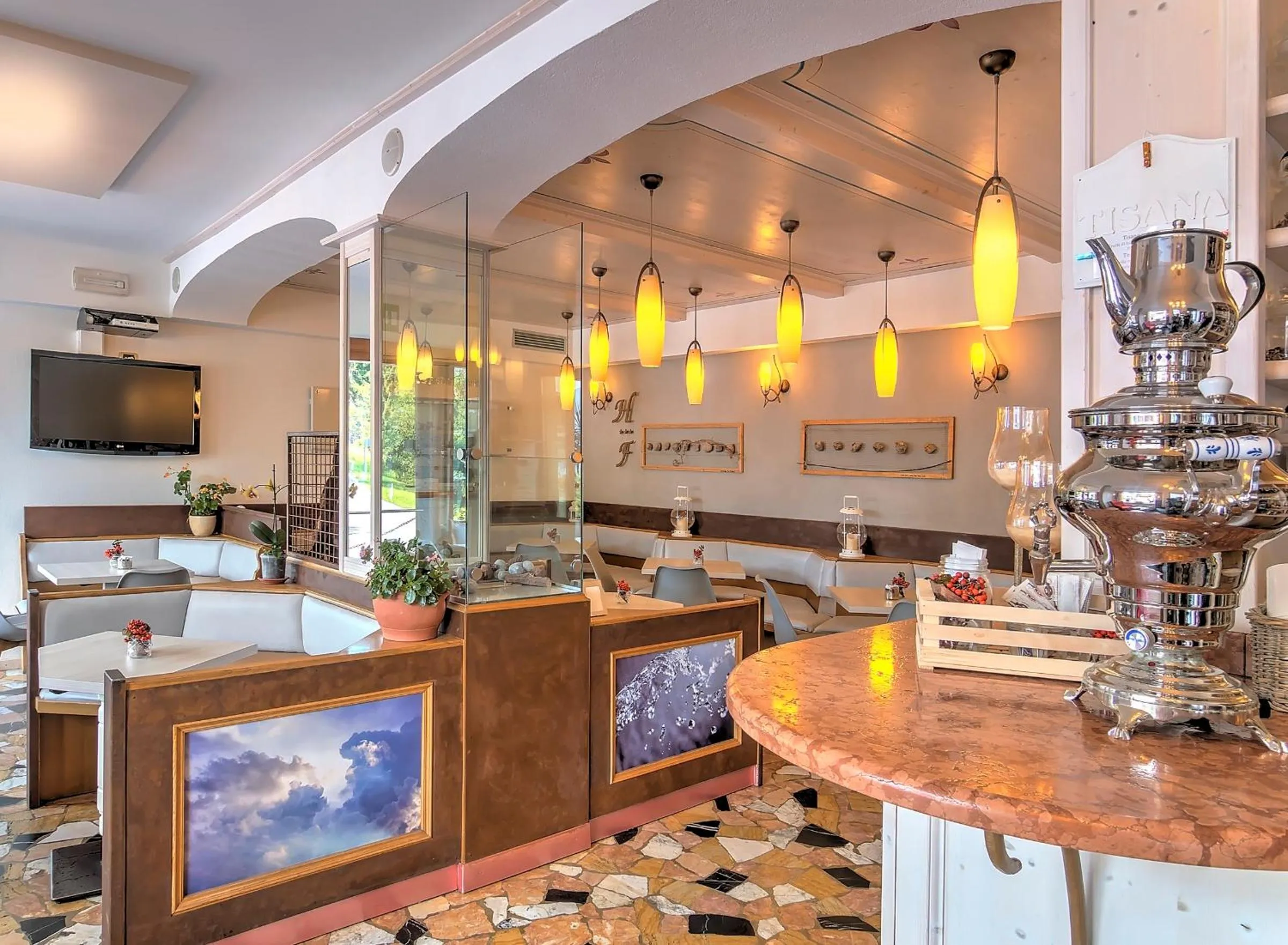 Lounge or bar in Hotel Folgarida