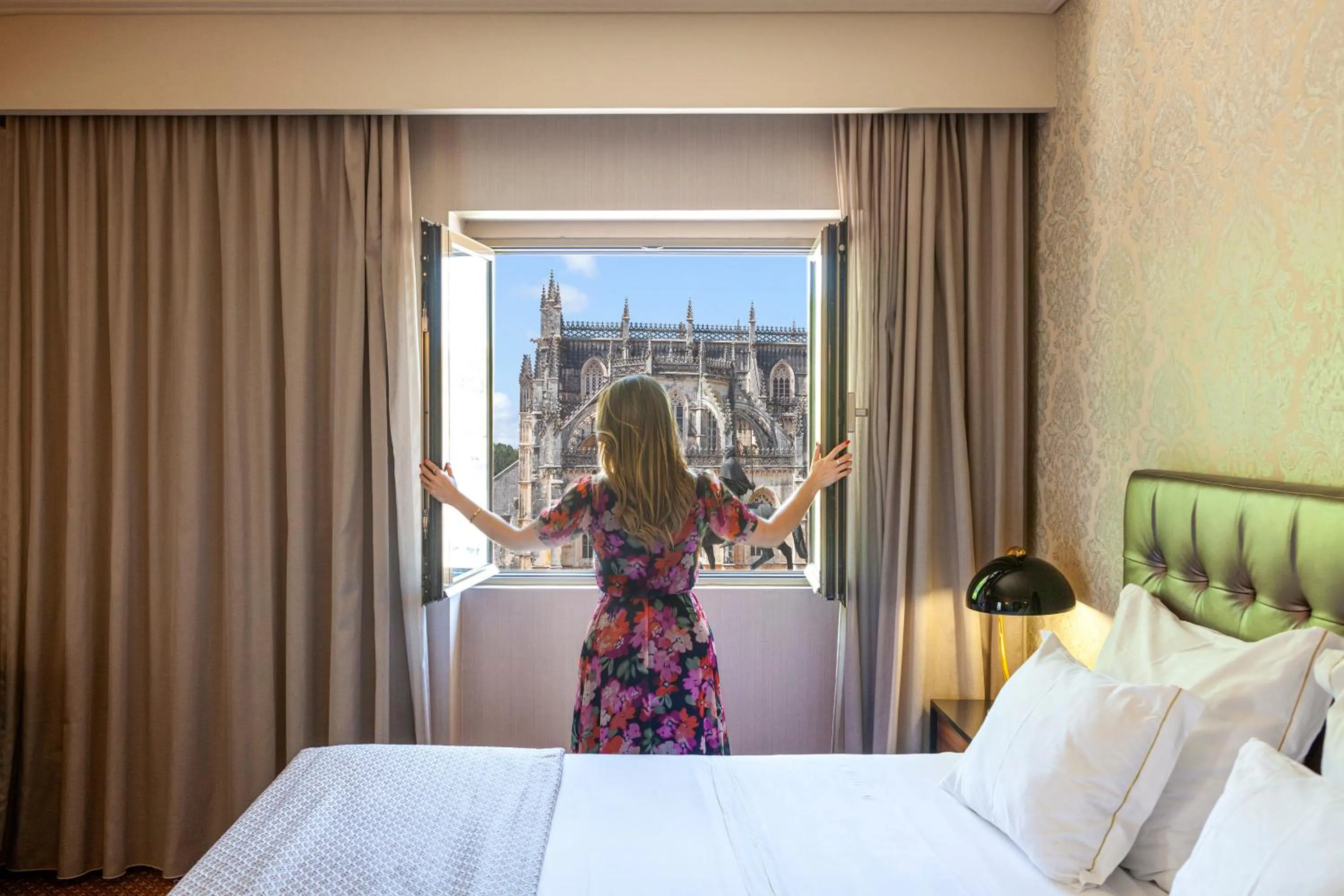 View (from property/room), Bed in Hotel Lis Batalha