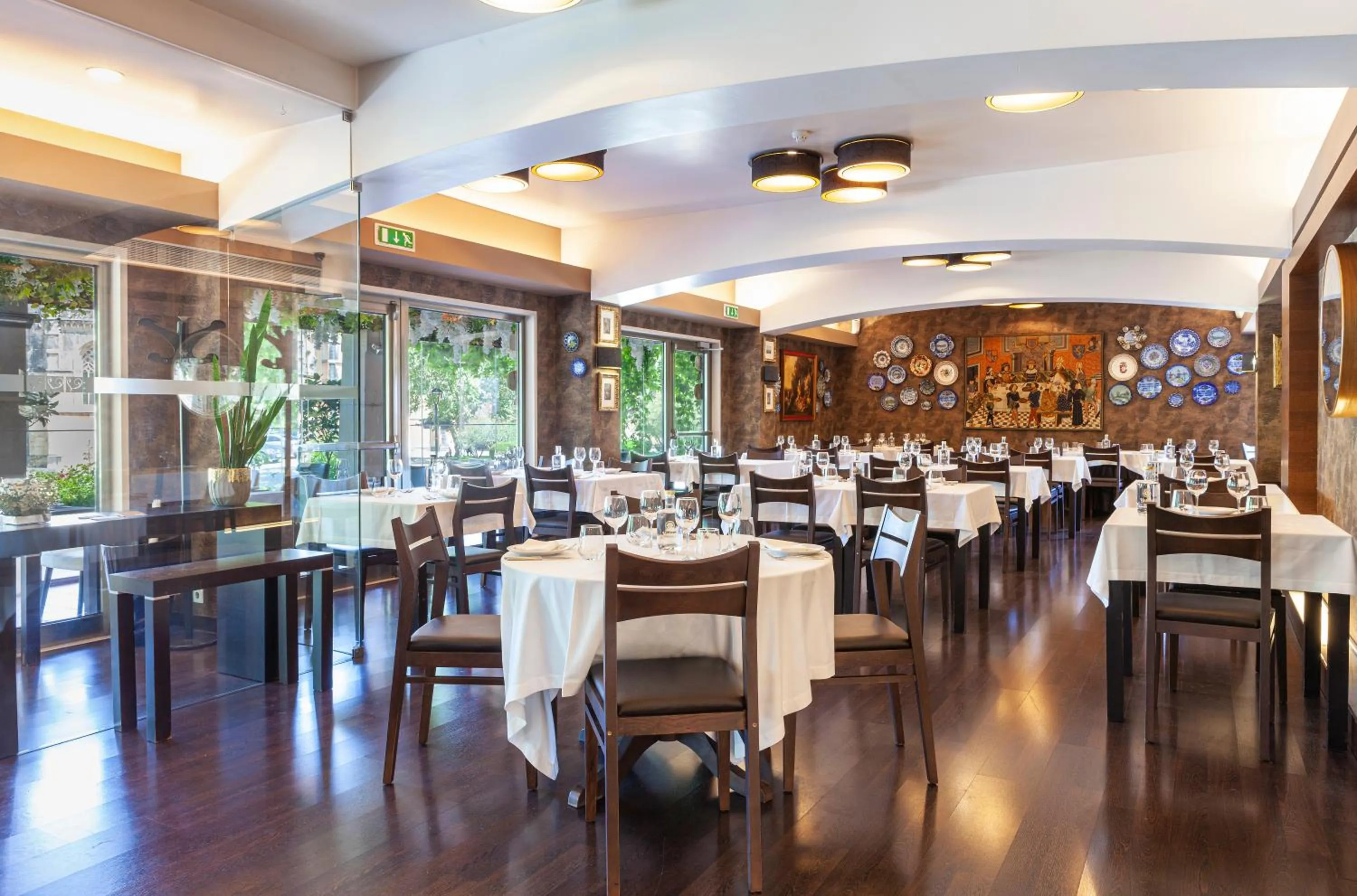 Restaurant/places to eat in Hotel Lis Batalha