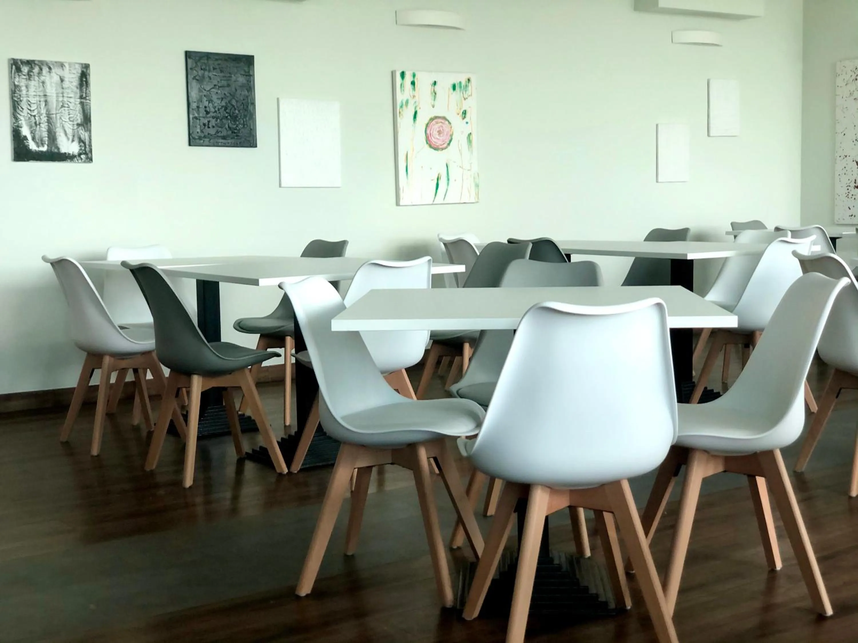 Restaurant/places to eat in Hotel Medno