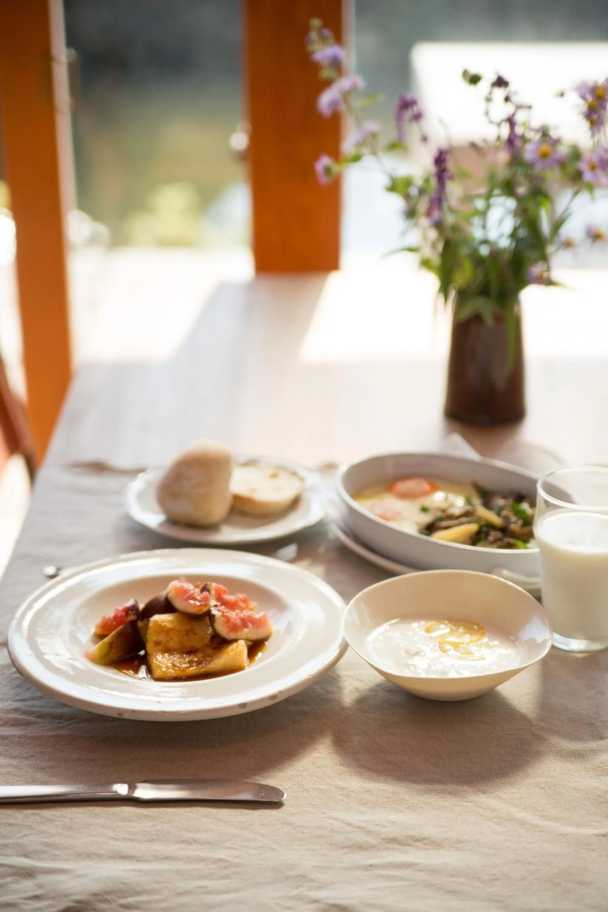 Breakfast in Waterside Cottage Heron