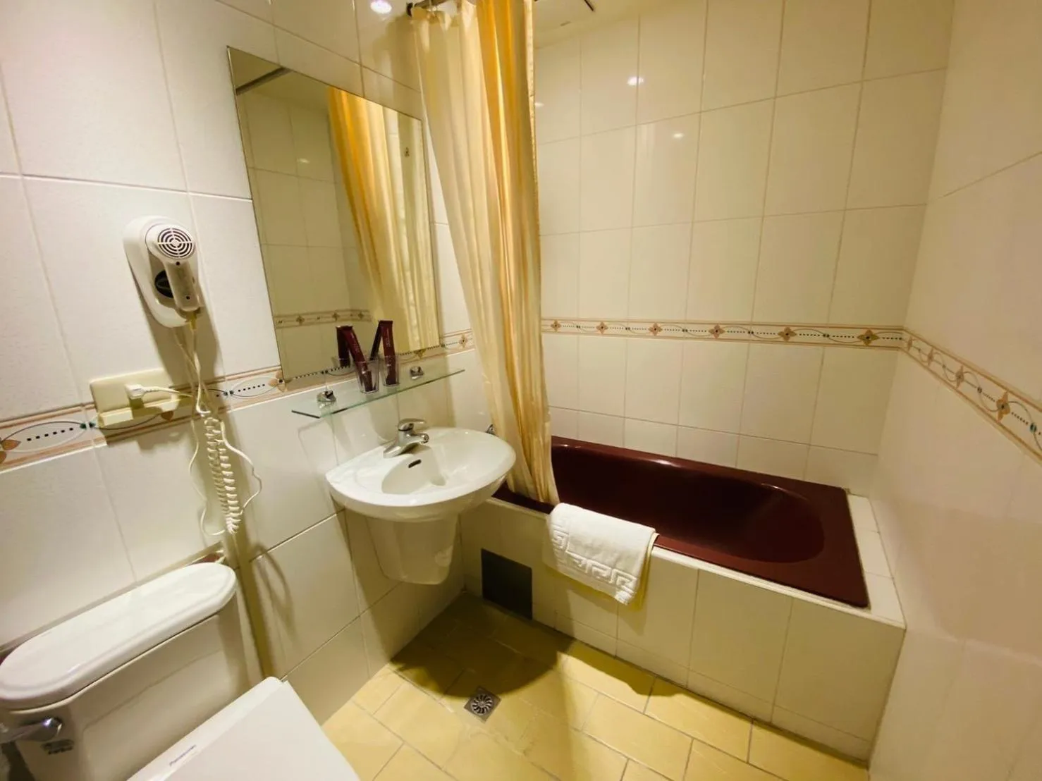 Bathroom in DLInn Hotel