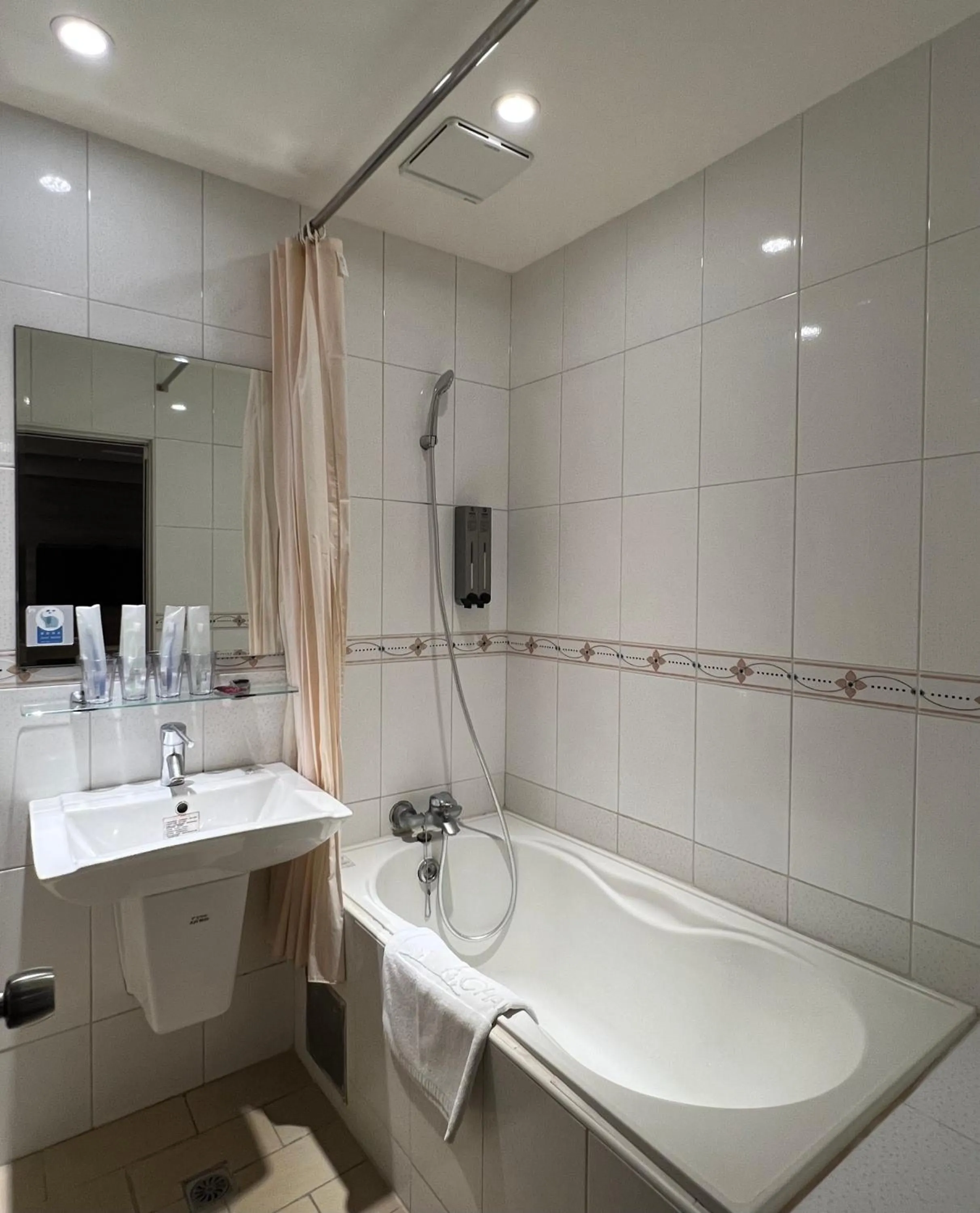 Bathroom in DLInn Hotel