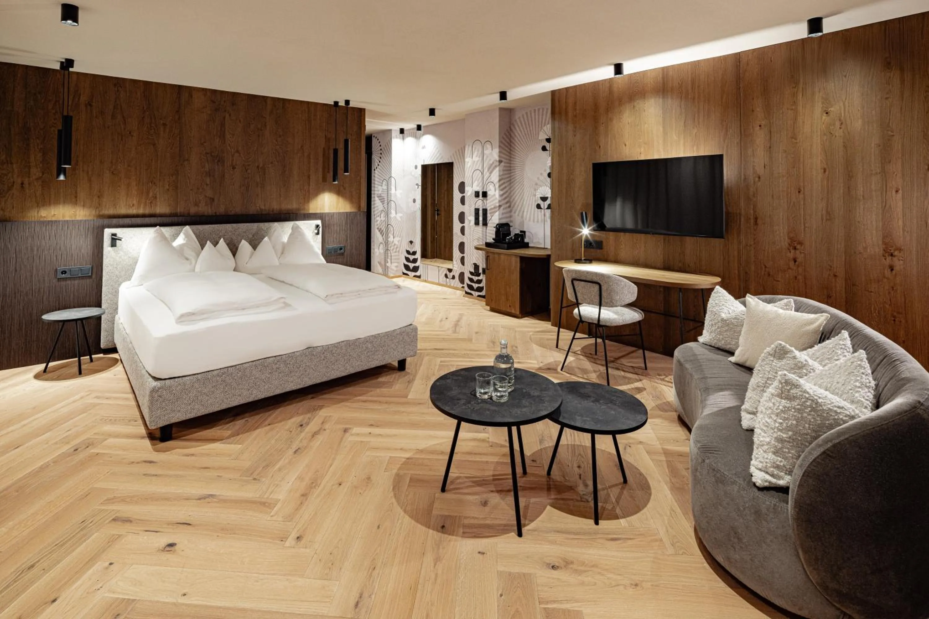 Photo of the whole room, Bed in SONNENBERG Panorama Dolomites Wellbeing