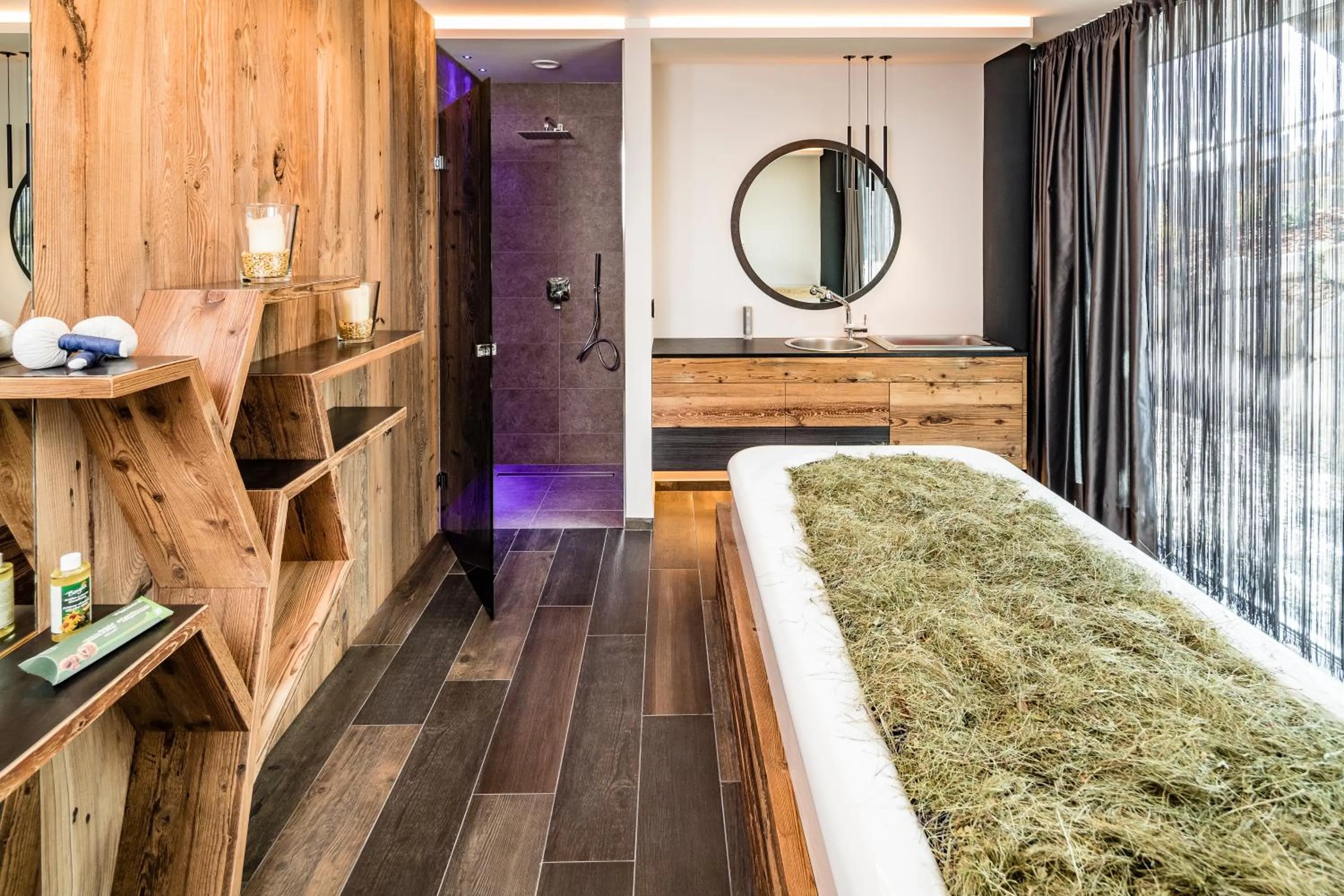 Massage, Bed in SONNENBERG Panorama Dolomites Wellbeing