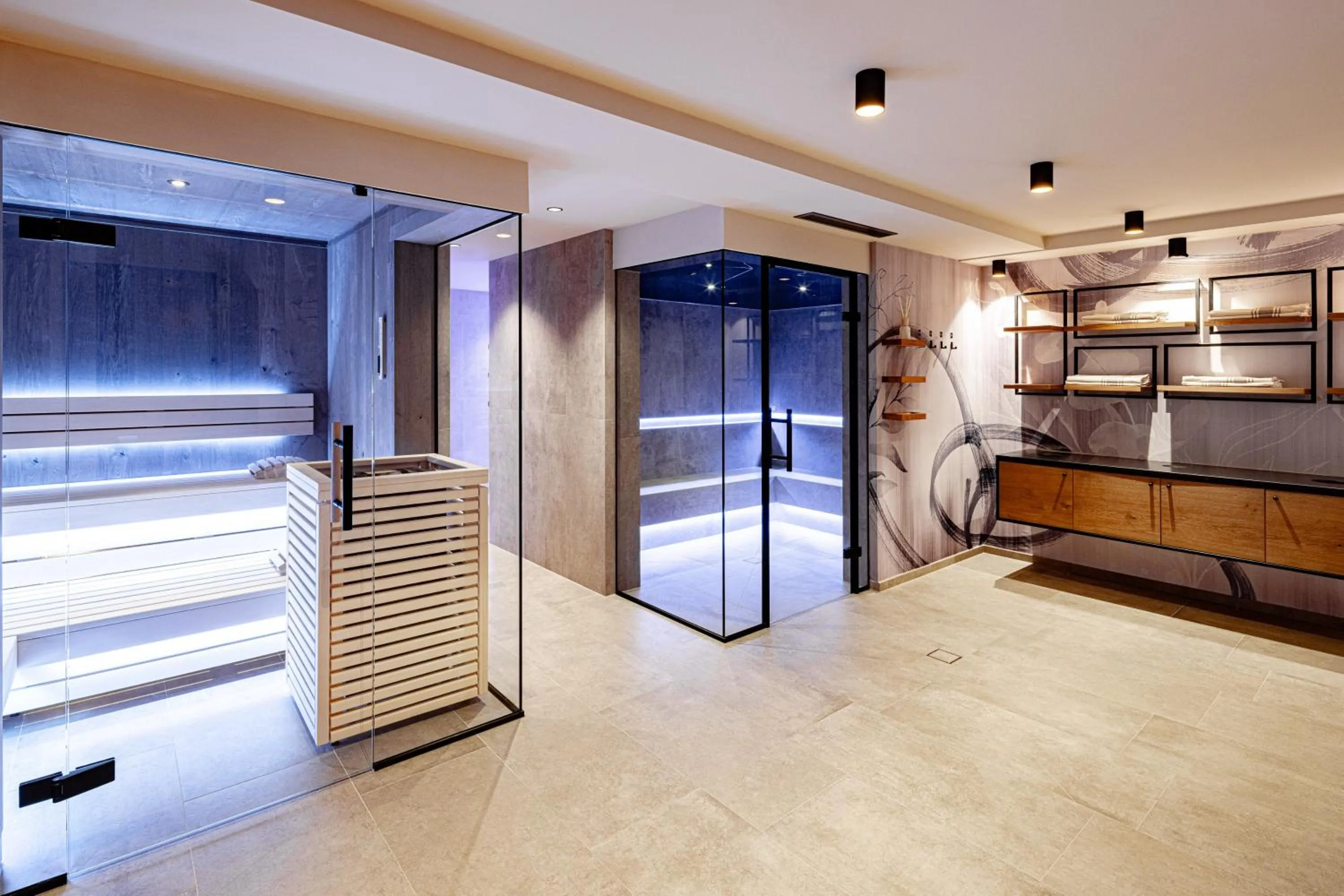 Sauna, Bed in SONNENBERG Panorama Dolomites Wellbeing
