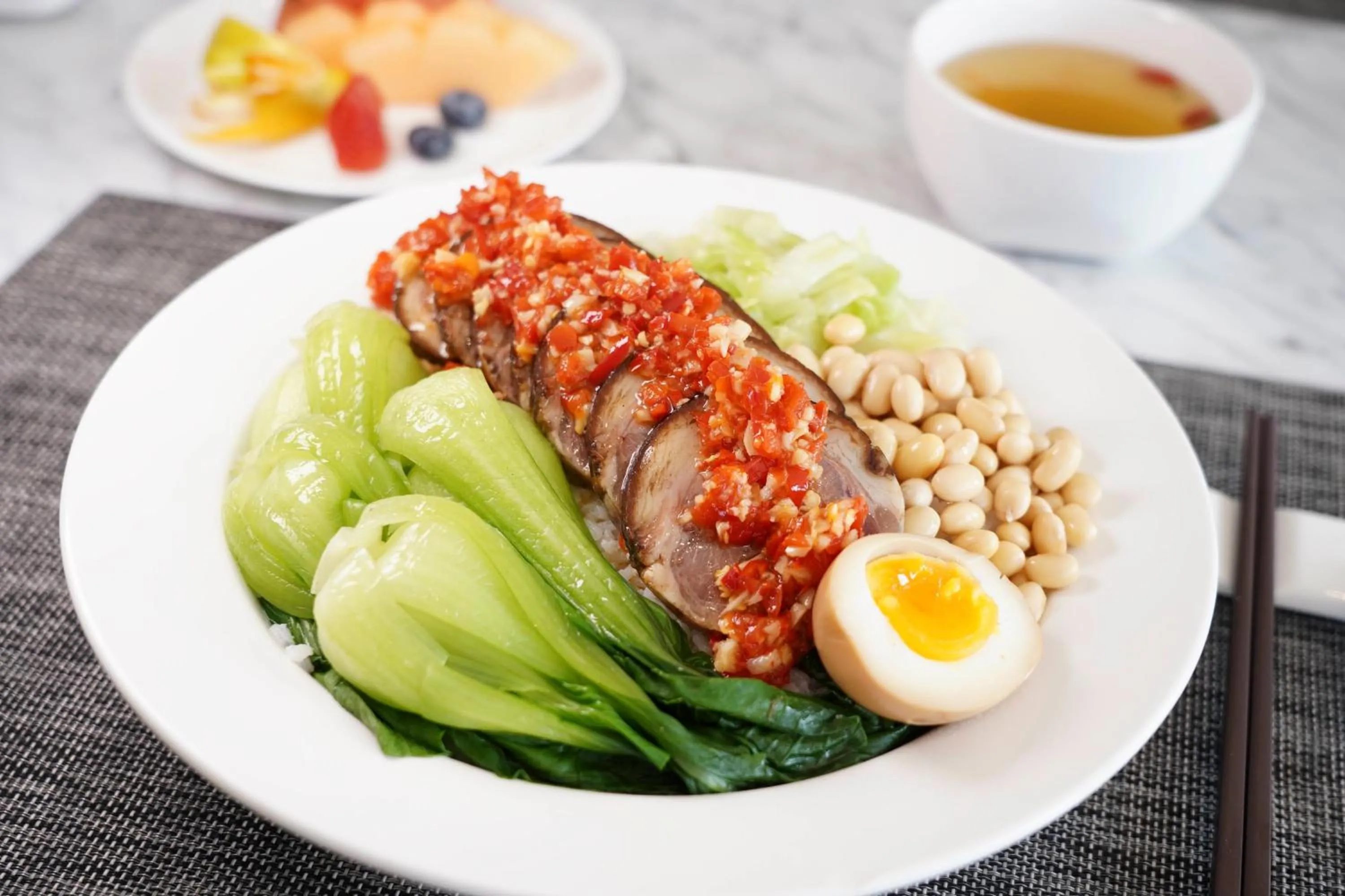 Restaurant/places to eat in Crowne Plaza Dalian Sports Center by IHG