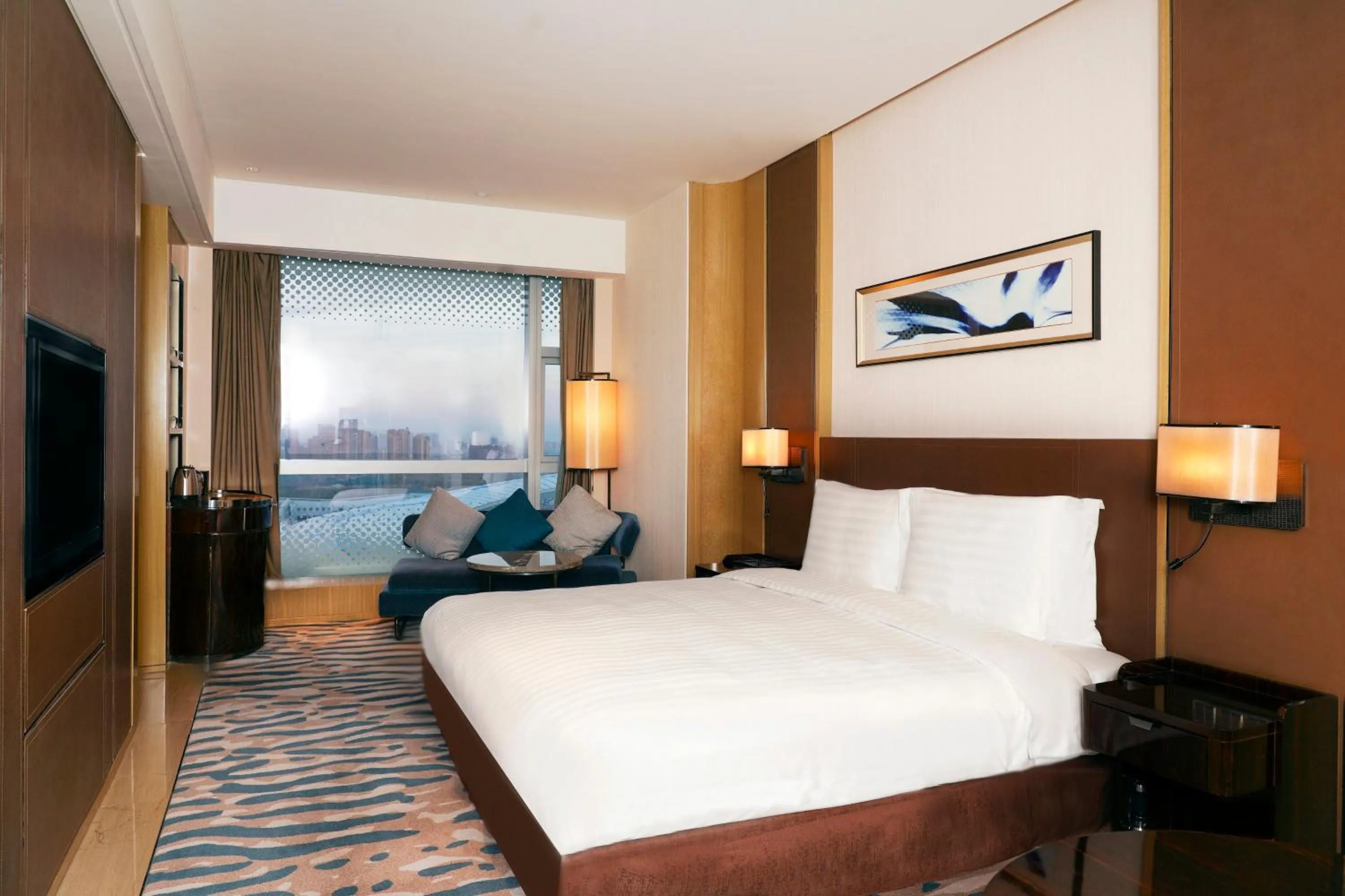 Photo of the whole room, Bed in Crowne Plaza Dalian Sports Center by IHG