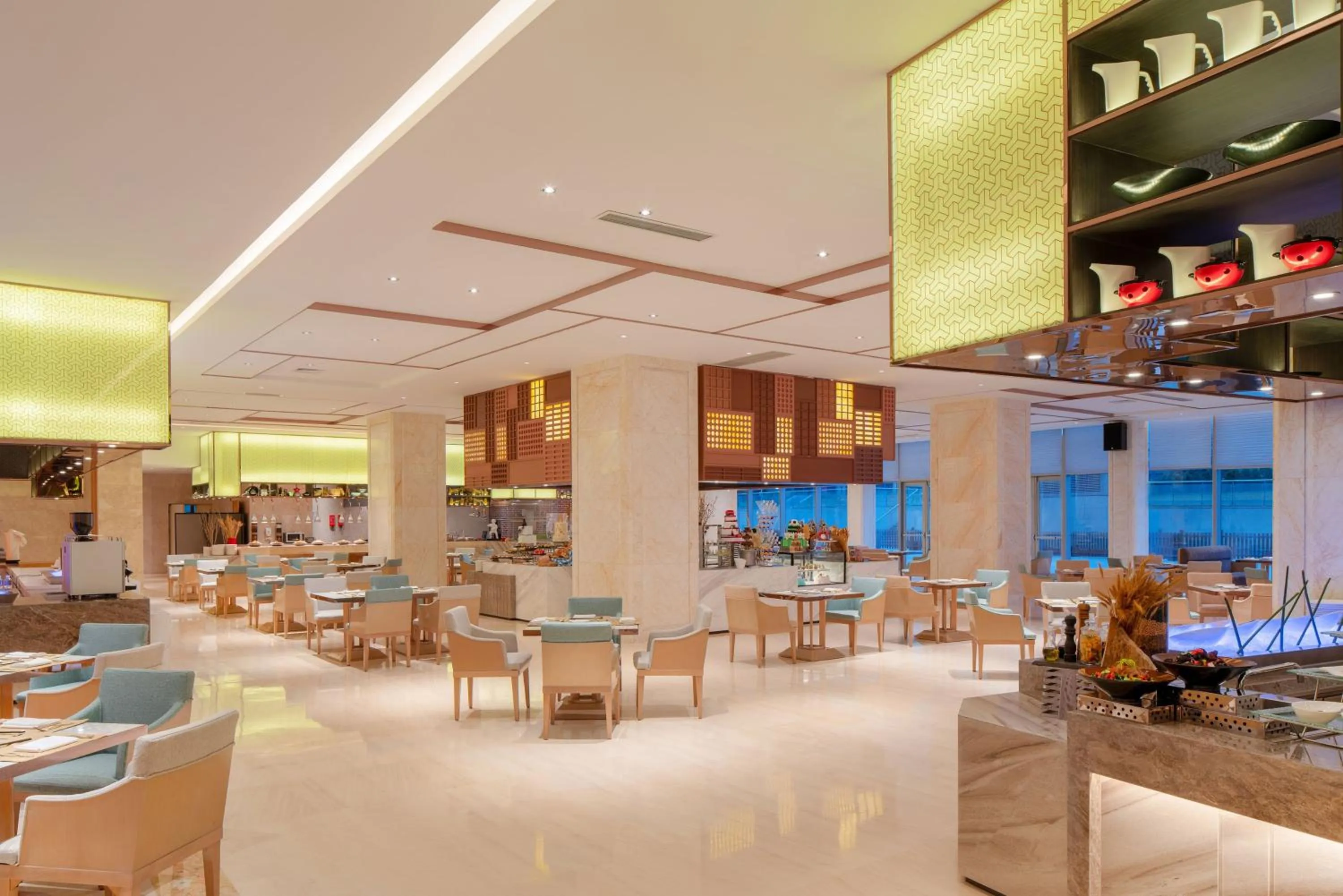 Breakfast in Crowne Plaza Dalian Sports Center by IHG