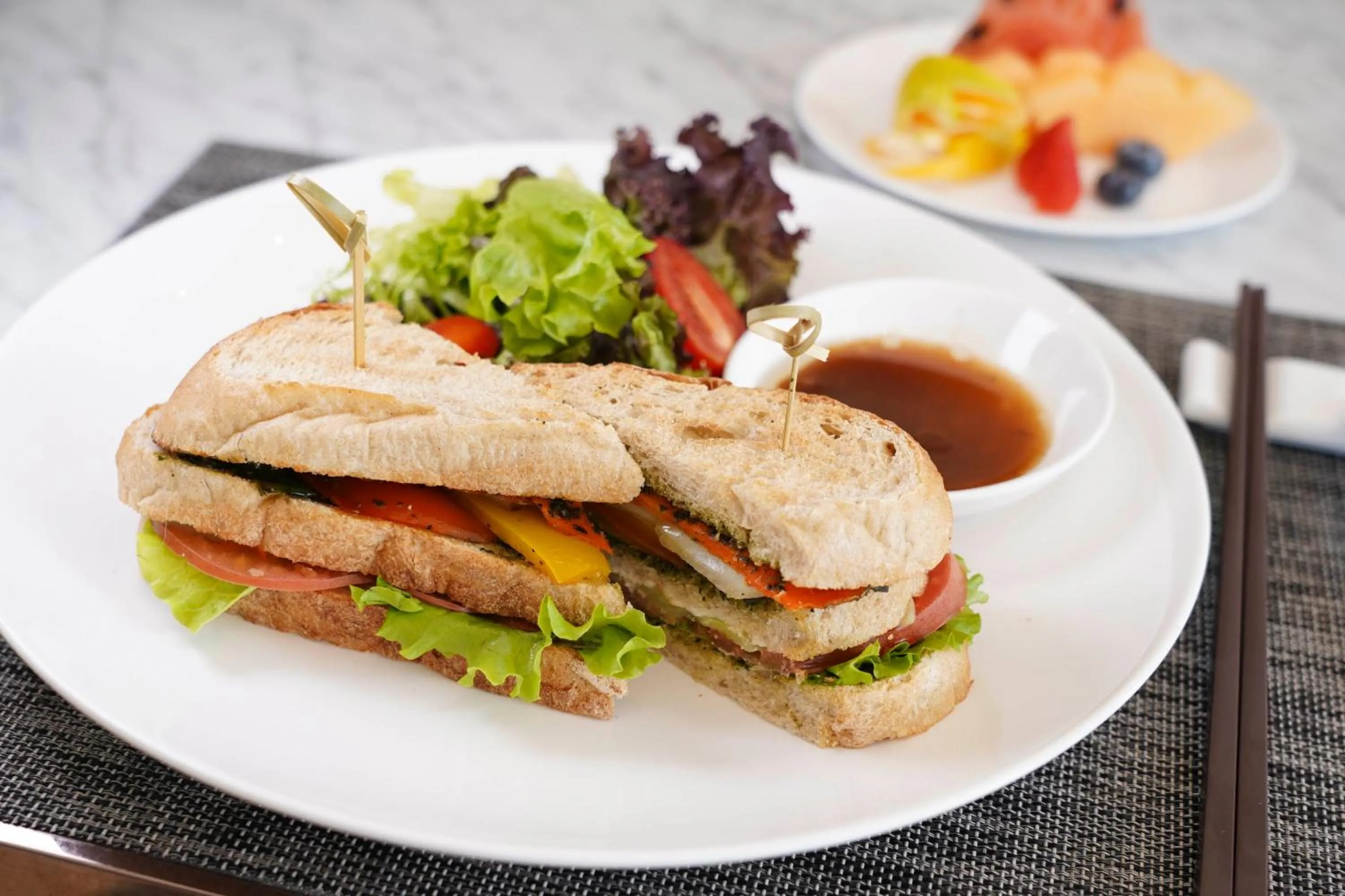 Restaurant/places to eat in Crowne Plaza Dalian Sports Center by IHG