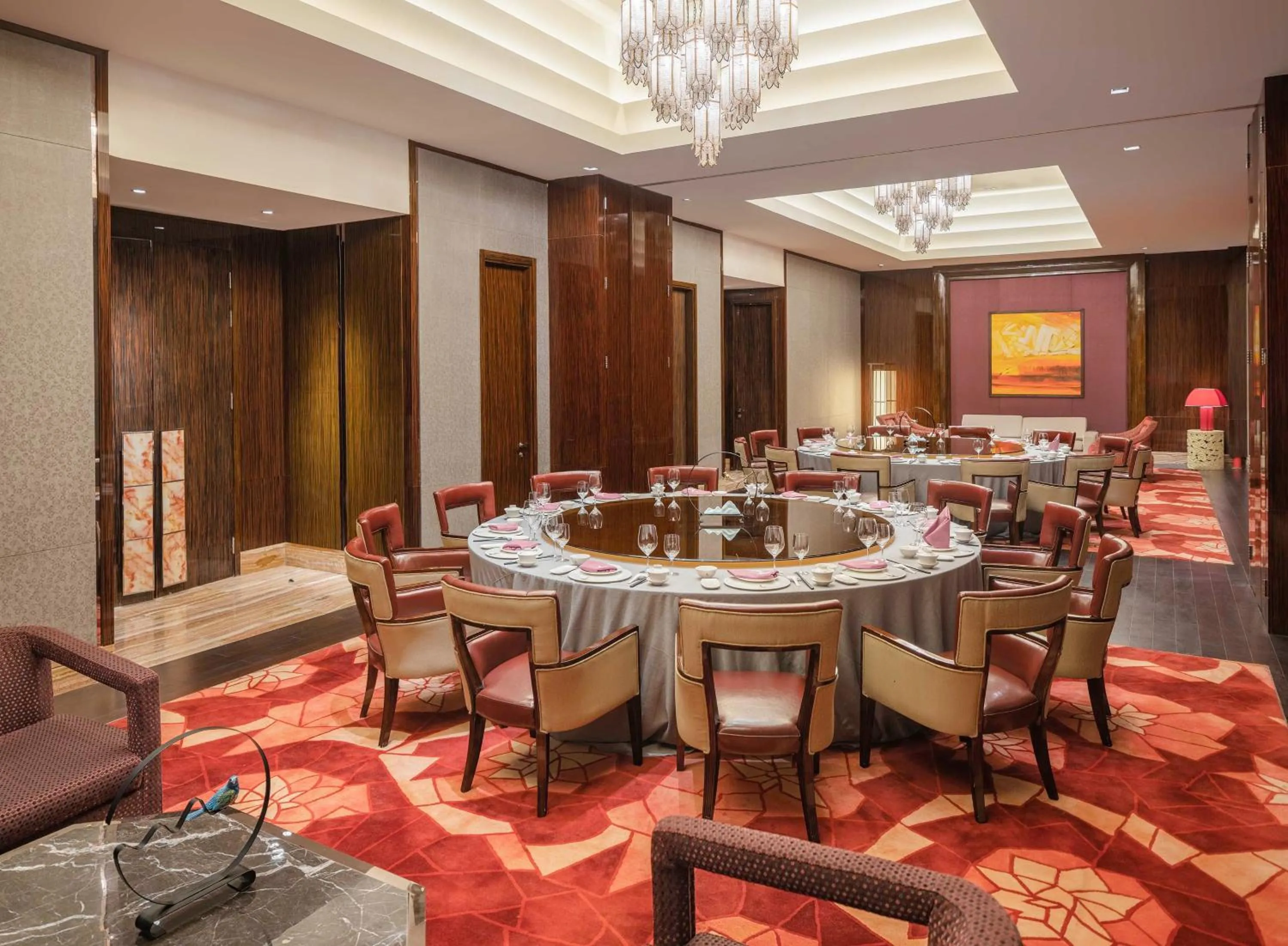 Restaurant/places to eat in Crowne Plaza Dalian Sports Center by IHG
