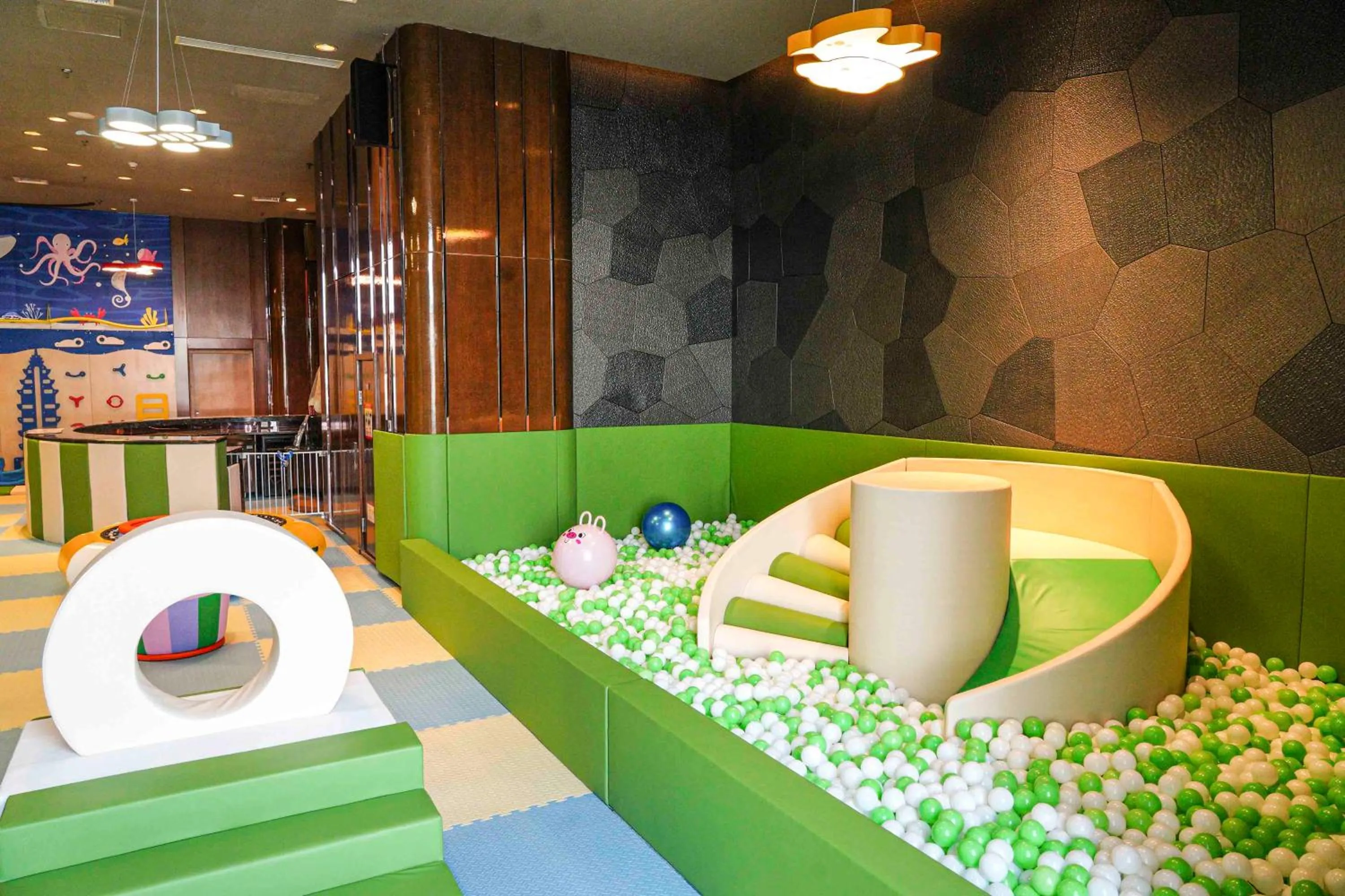 Kids's club in Crowne Plaza Dalian Sports Center by IHG