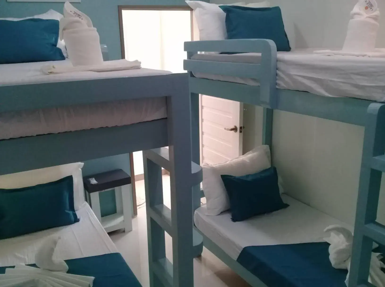 Quadruple Room with Private Bathroom in Laule'a Hostel Quadruple Room with Private Bathroom in Laule'a Hostel