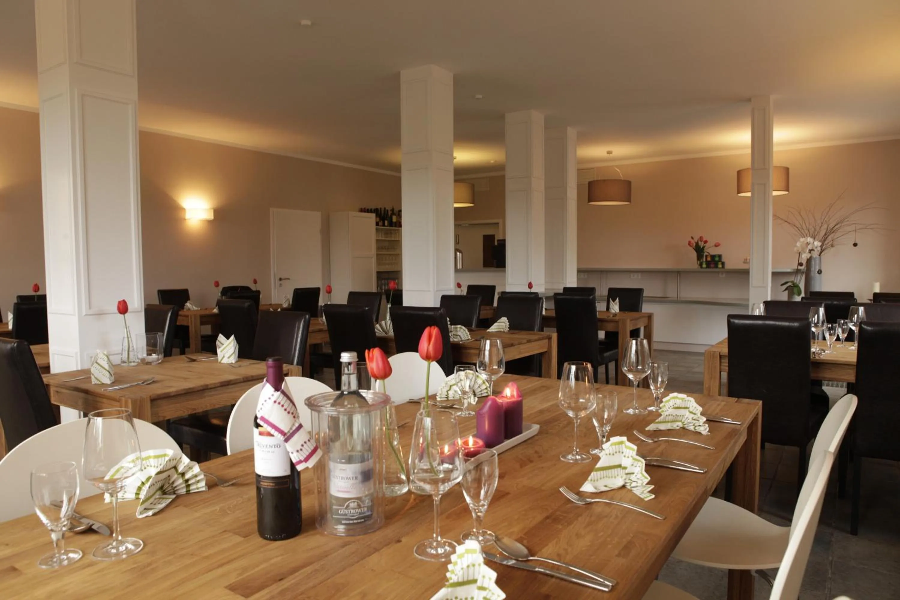 Restaurant/places to eat in Residenz am Ostufer