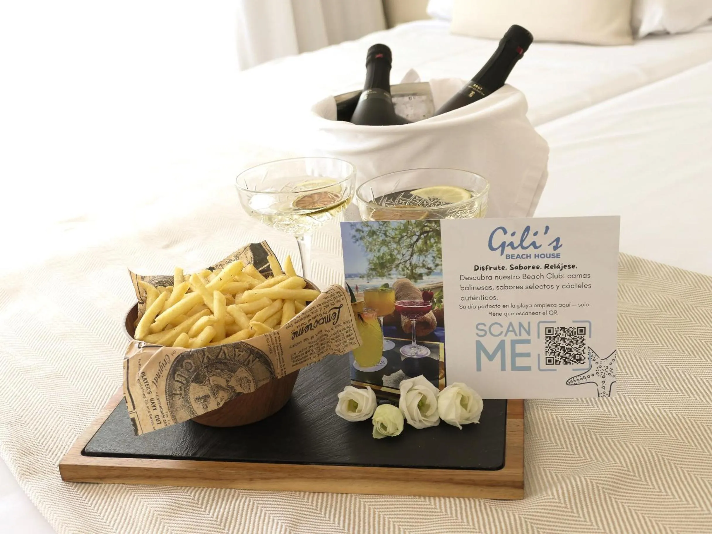 room service in Hotel Na Forana