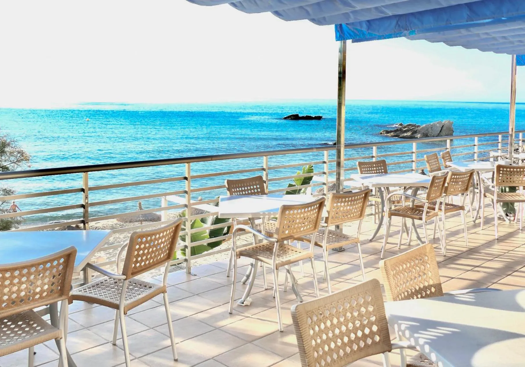 Restaurant/places to eat in Hotel Na Forana