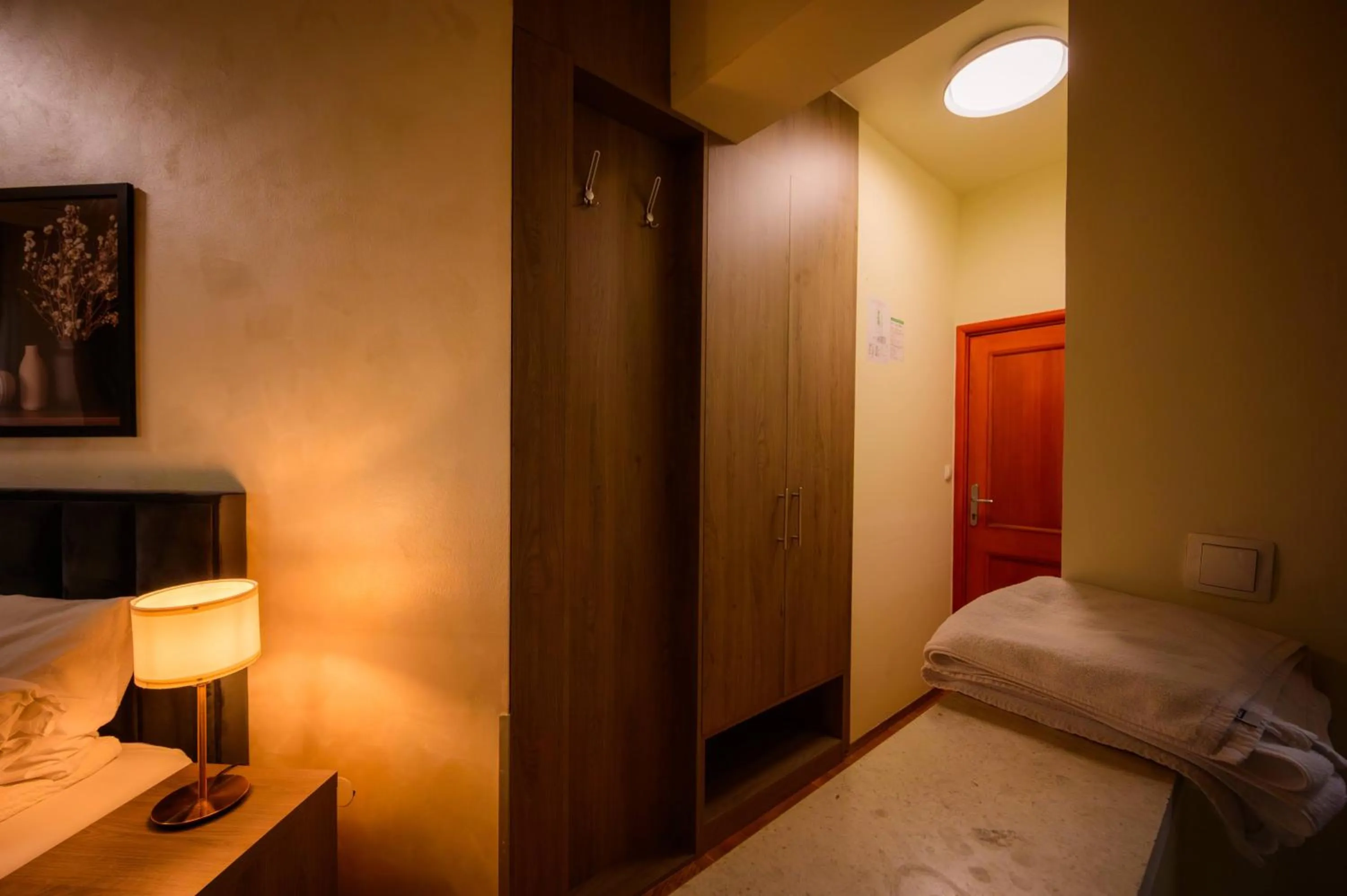 TV and multimedia, Bed in Hotel MB