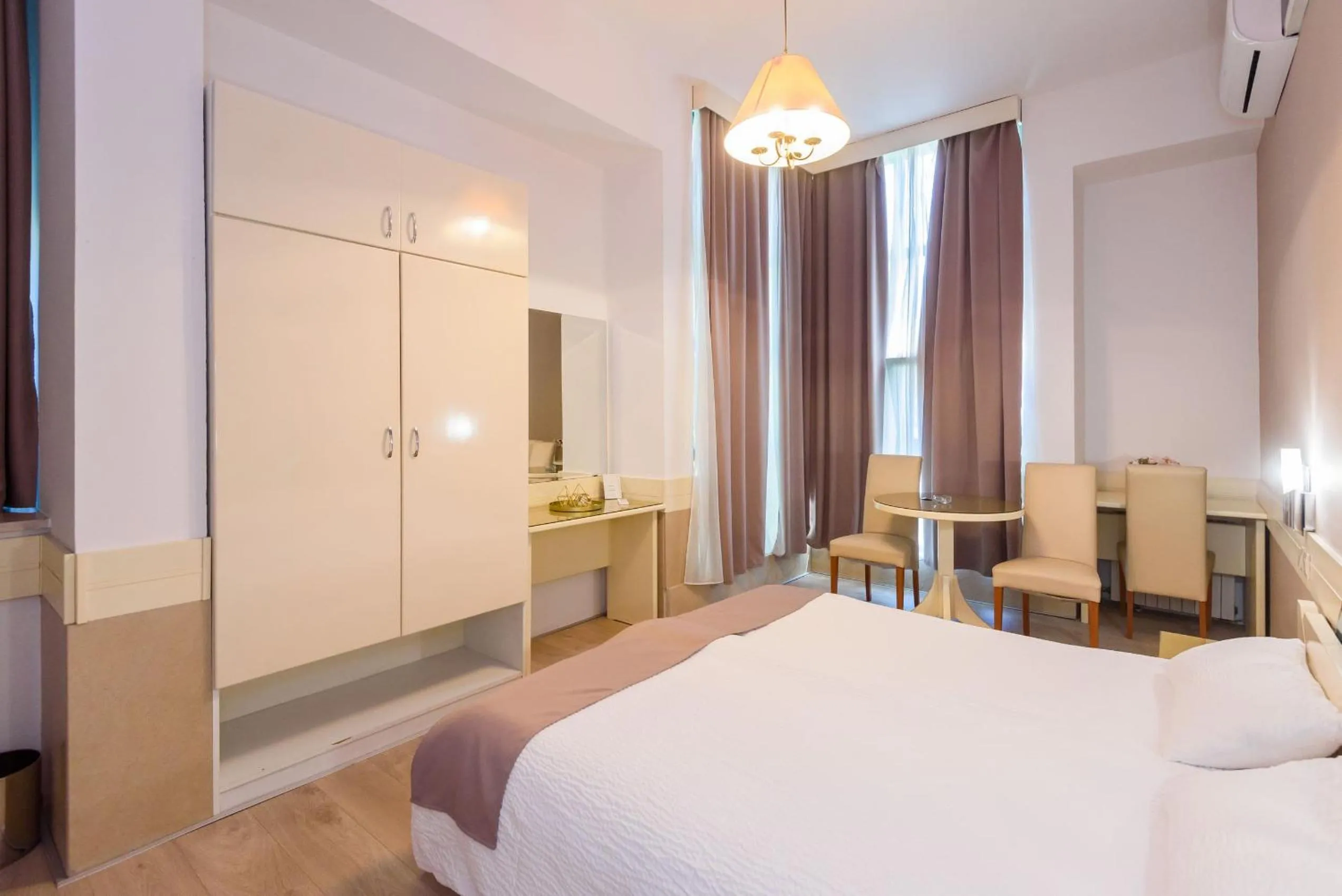 Bedroom, Bed in Hotel MB