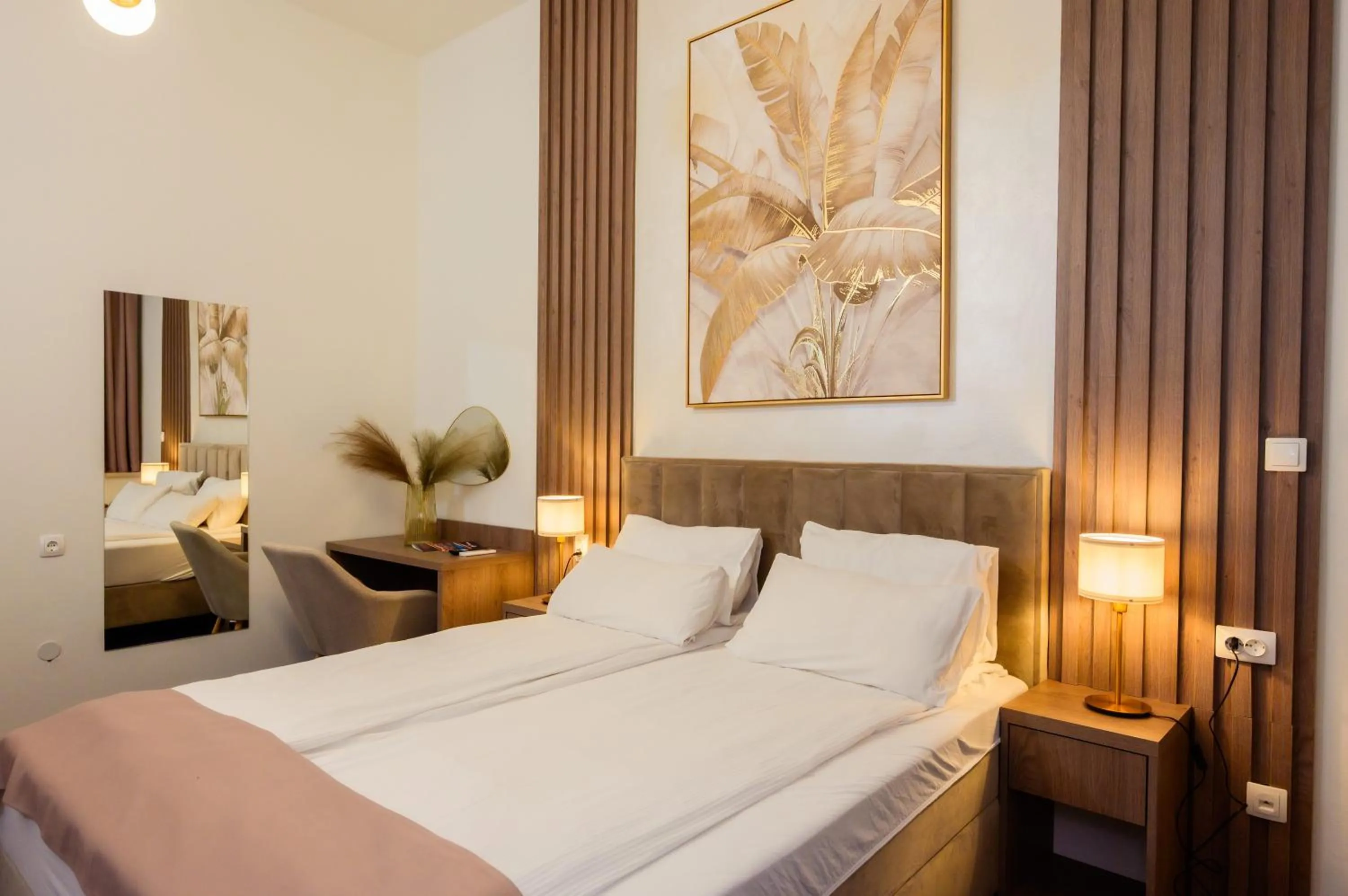 TV and multimedia, Bed in Hotel MB