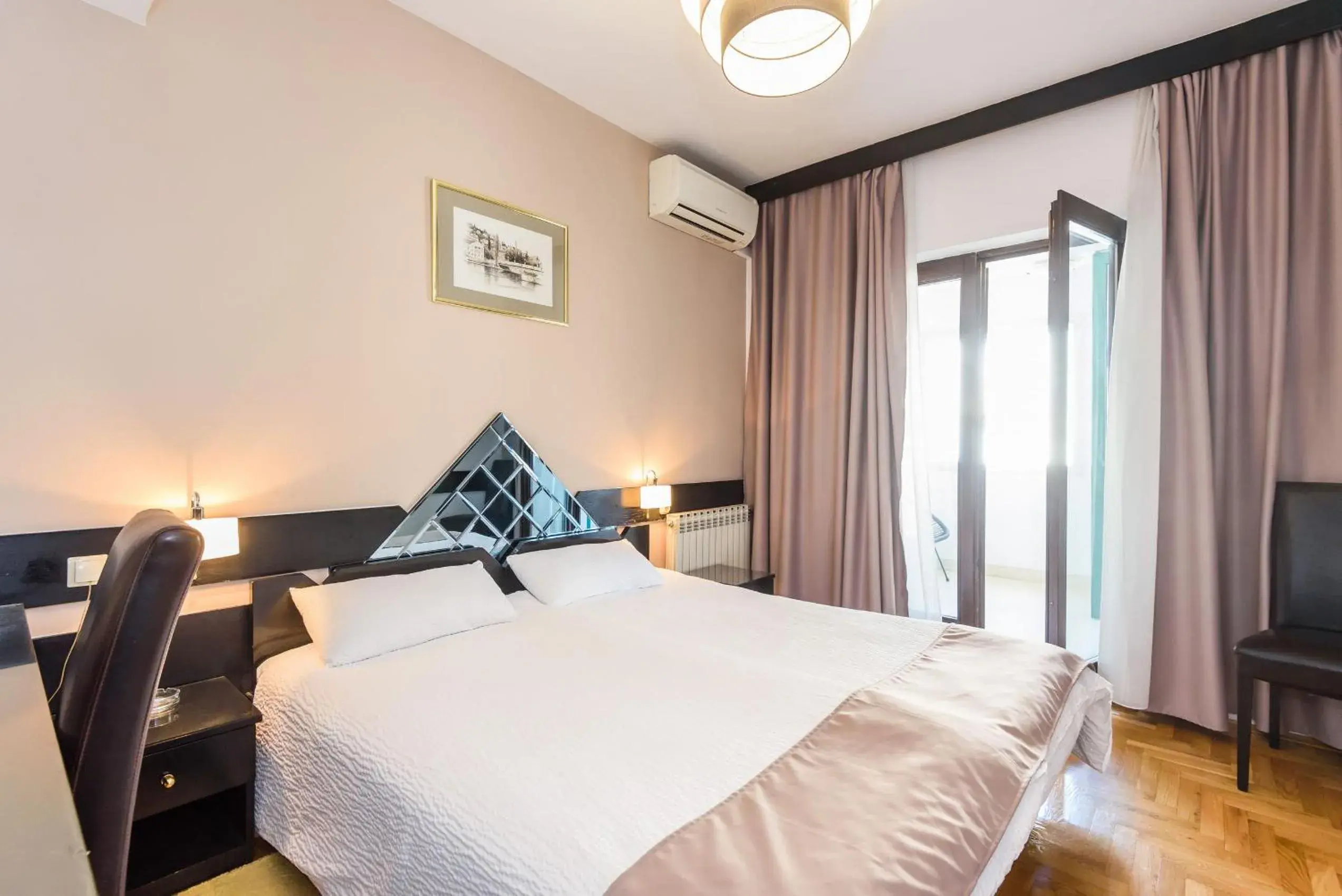 Double Room - single occupancy in Hotel MB Double Room - single occupancy in Hotel MB