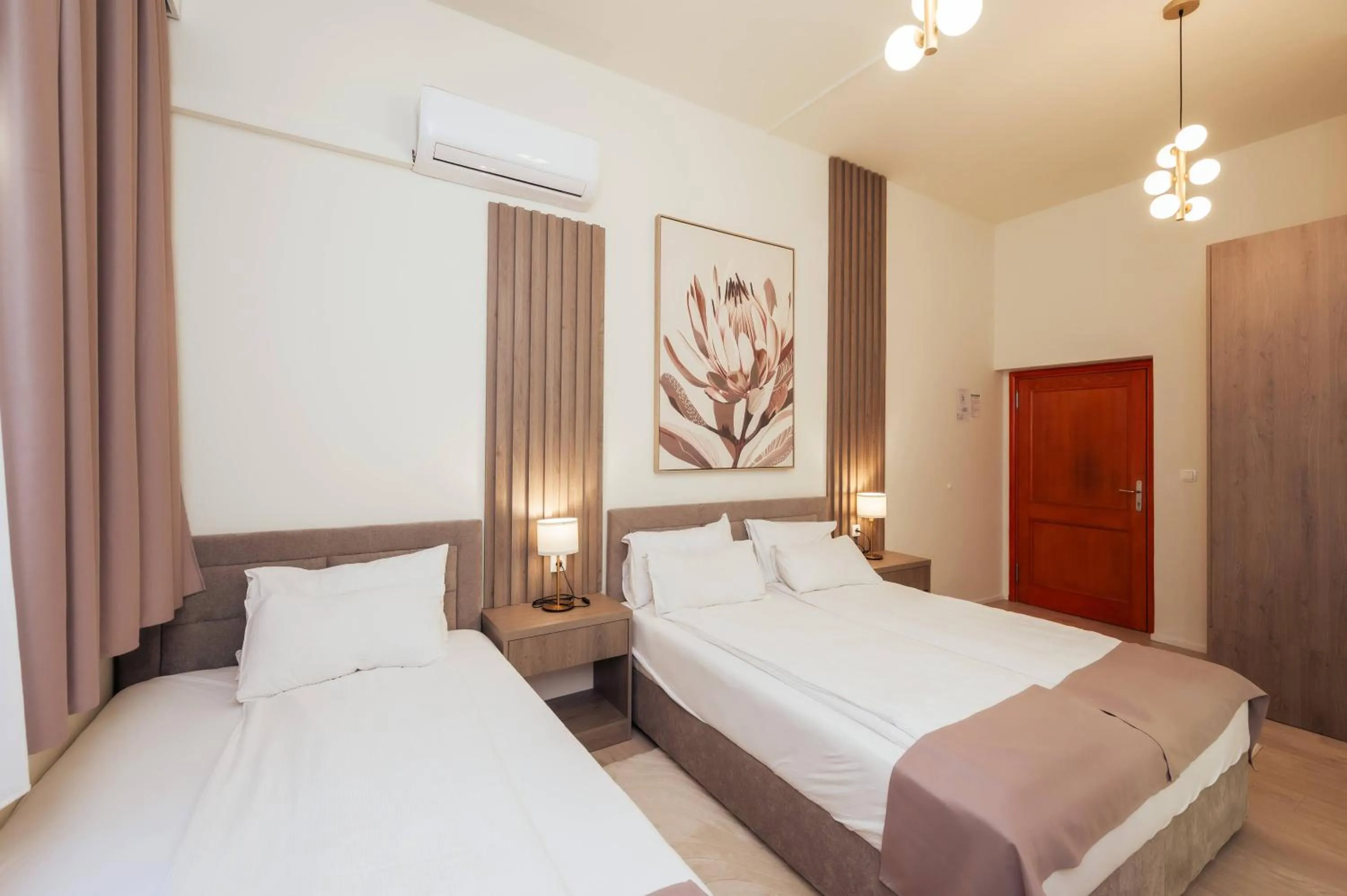 TV and multimedia, Bed in Hotel MB