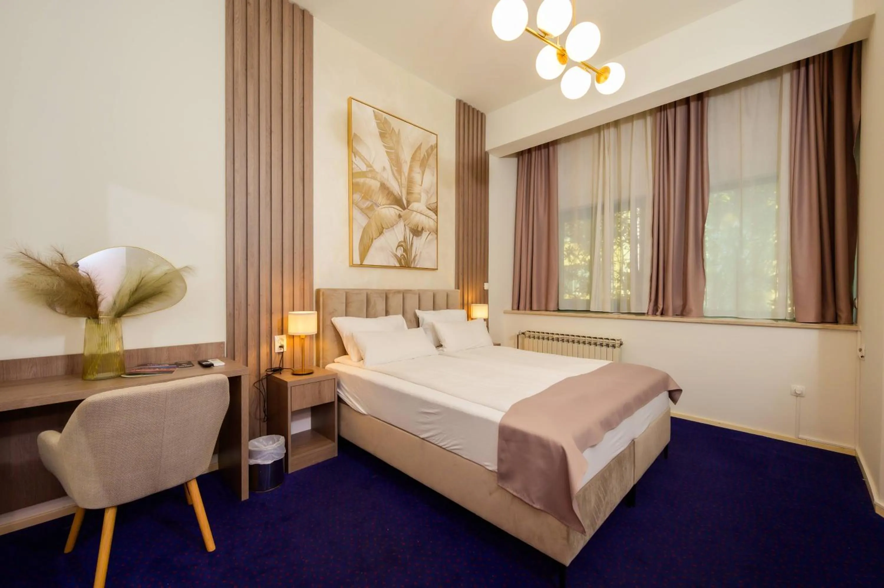 TV and multimedia, Bed in Hotel MB