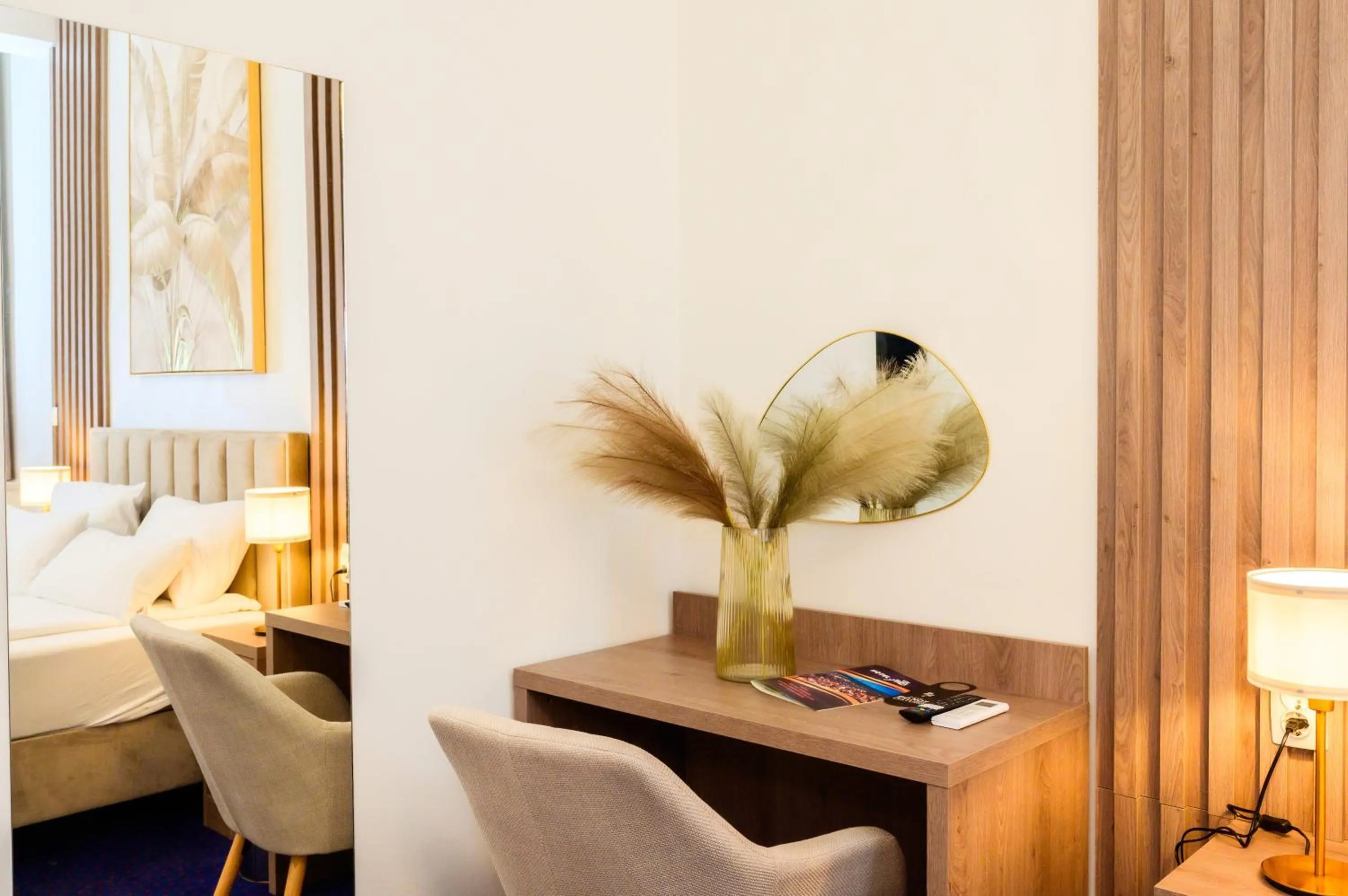 TV and multimedia, Bed in Hotel MB