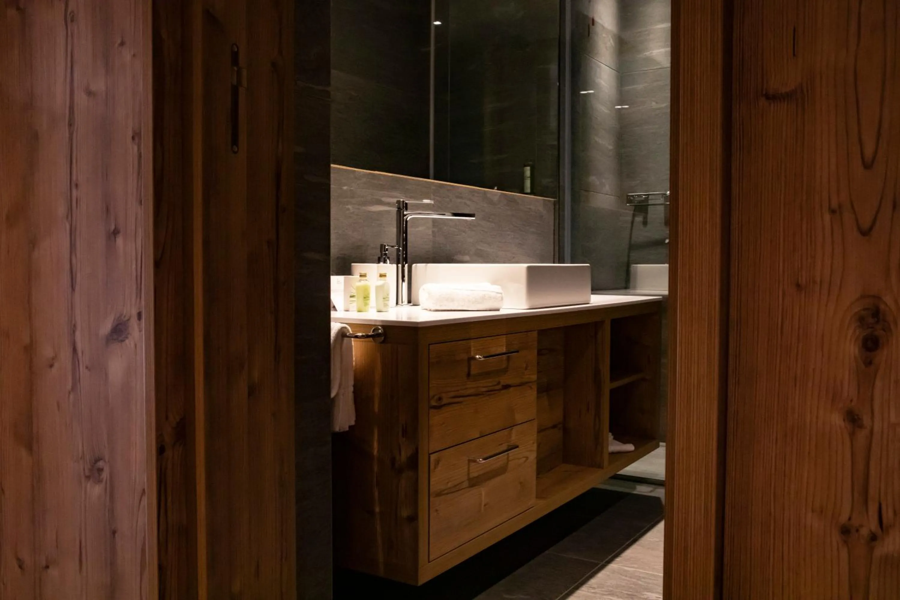 Bathroom in Hotel La Vetta