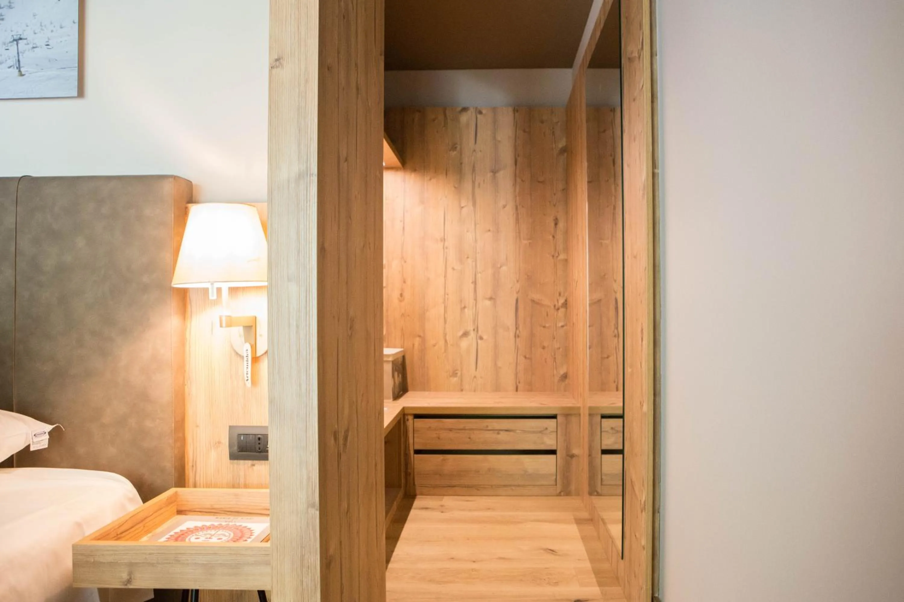 wardrobe, Bed in Hotel La Vetta