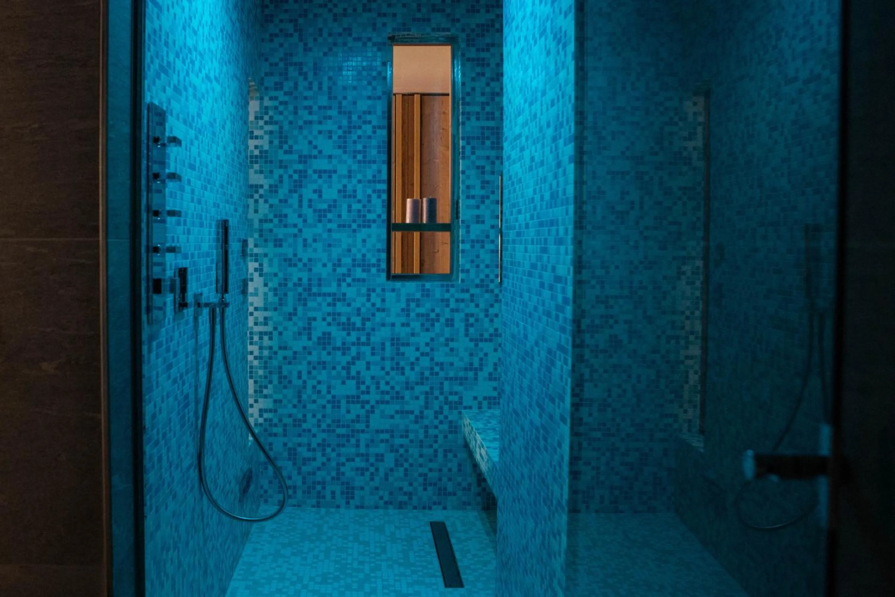 Shower in Hotel La Vetta