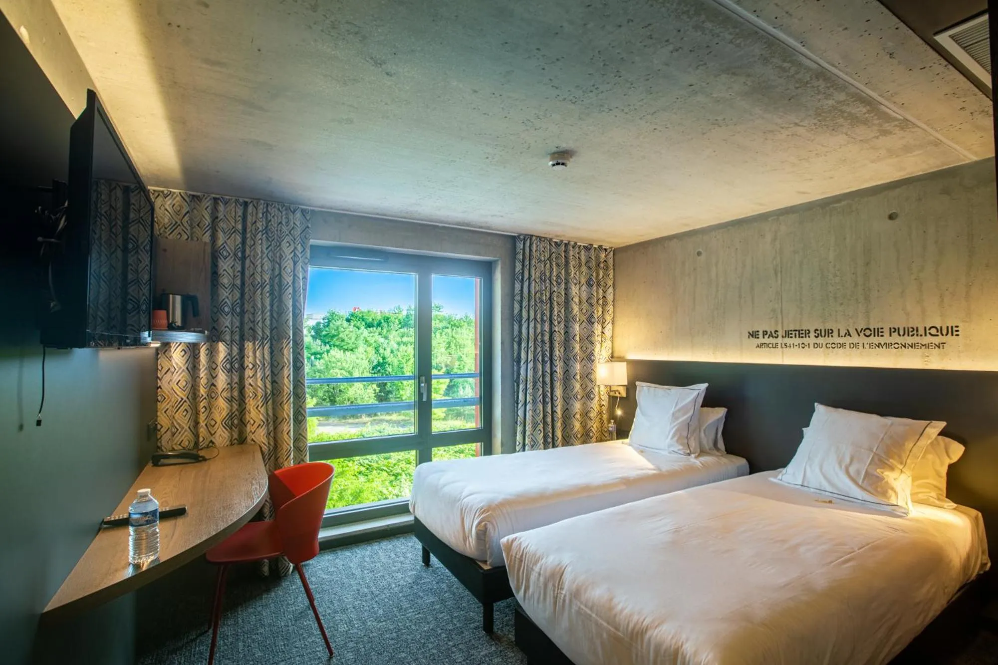 Photo of the whole room, Bed in Lorraine Hôtel Nancy Ouest - Laxou