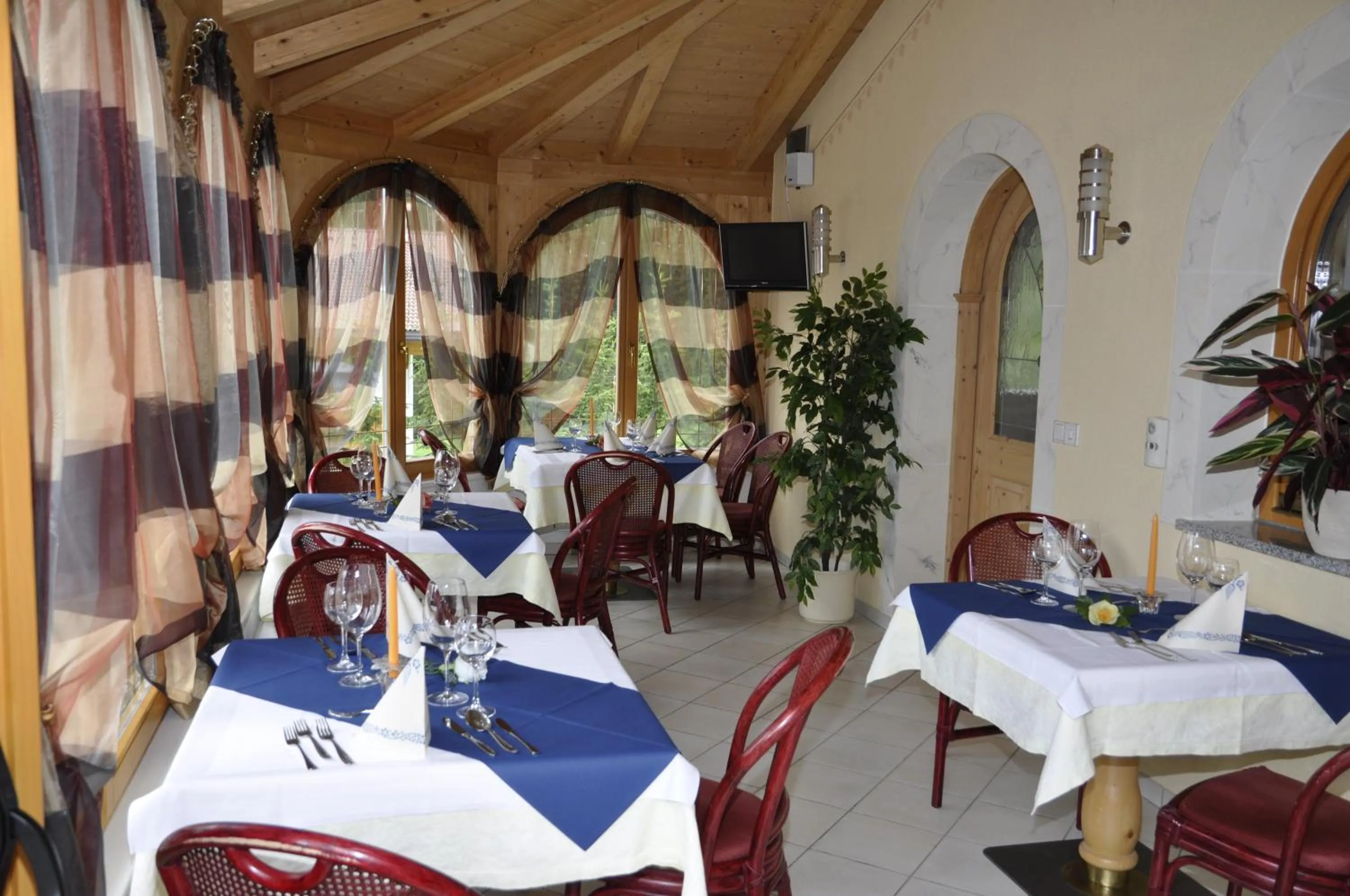 Restaurant/places to eat in B&B Hotel Alpenrose Rooms & Apartments